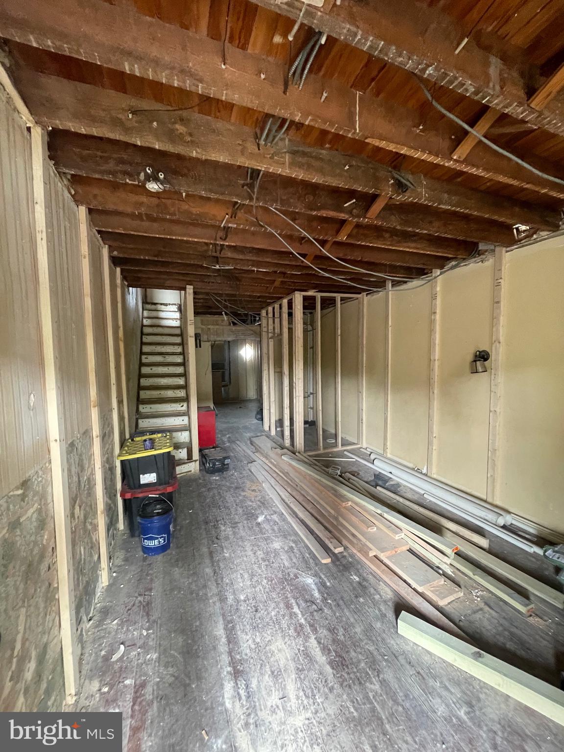 ELWOOD PARK - Residential