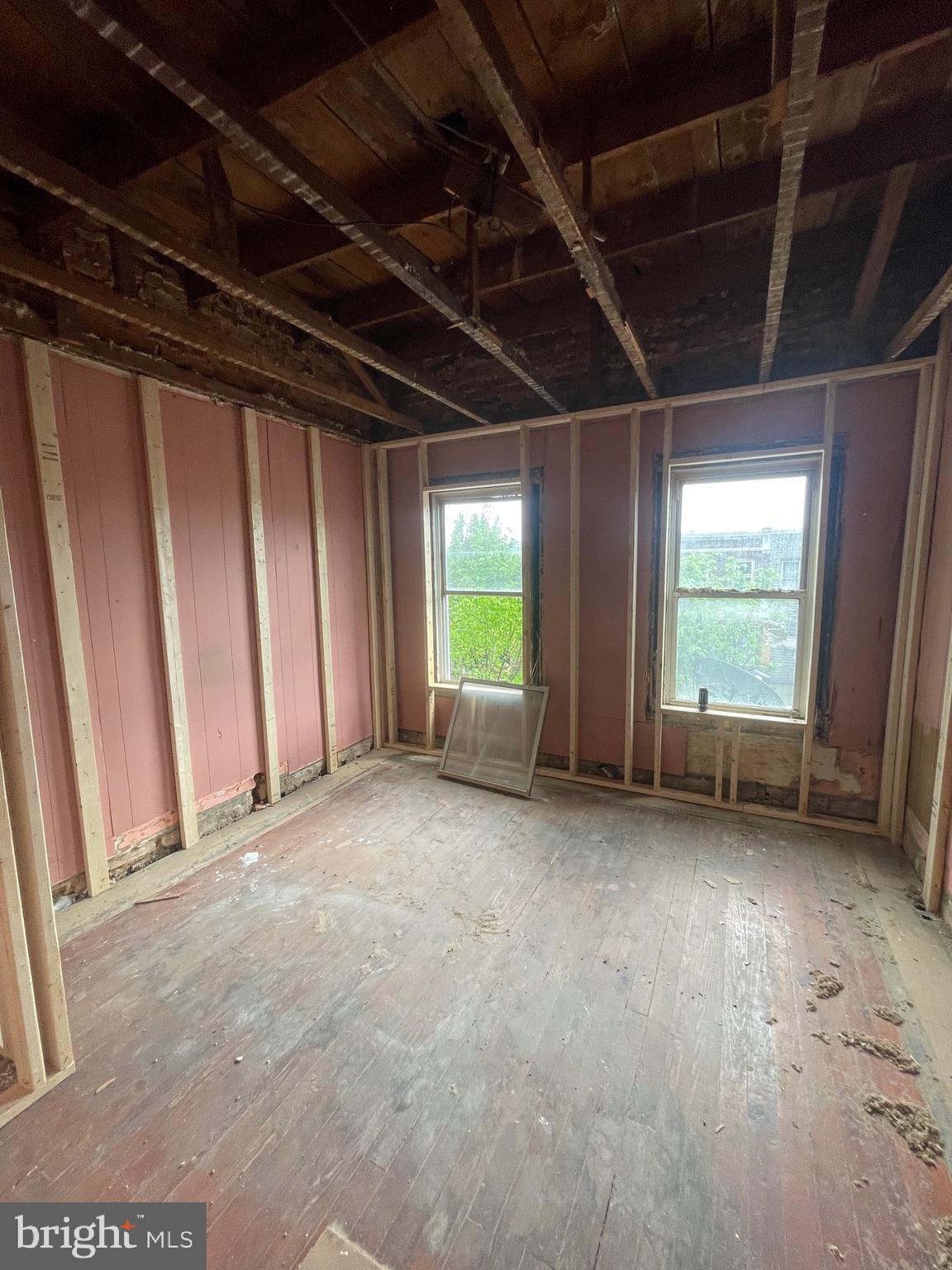 ELWOOD PARK - Residential