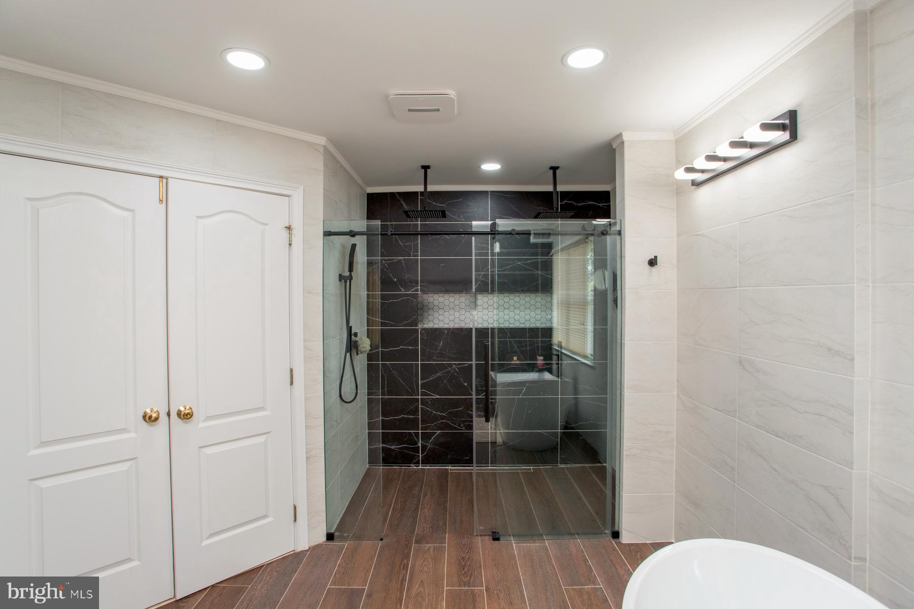 NORTHAMPTON HUNT - Residential