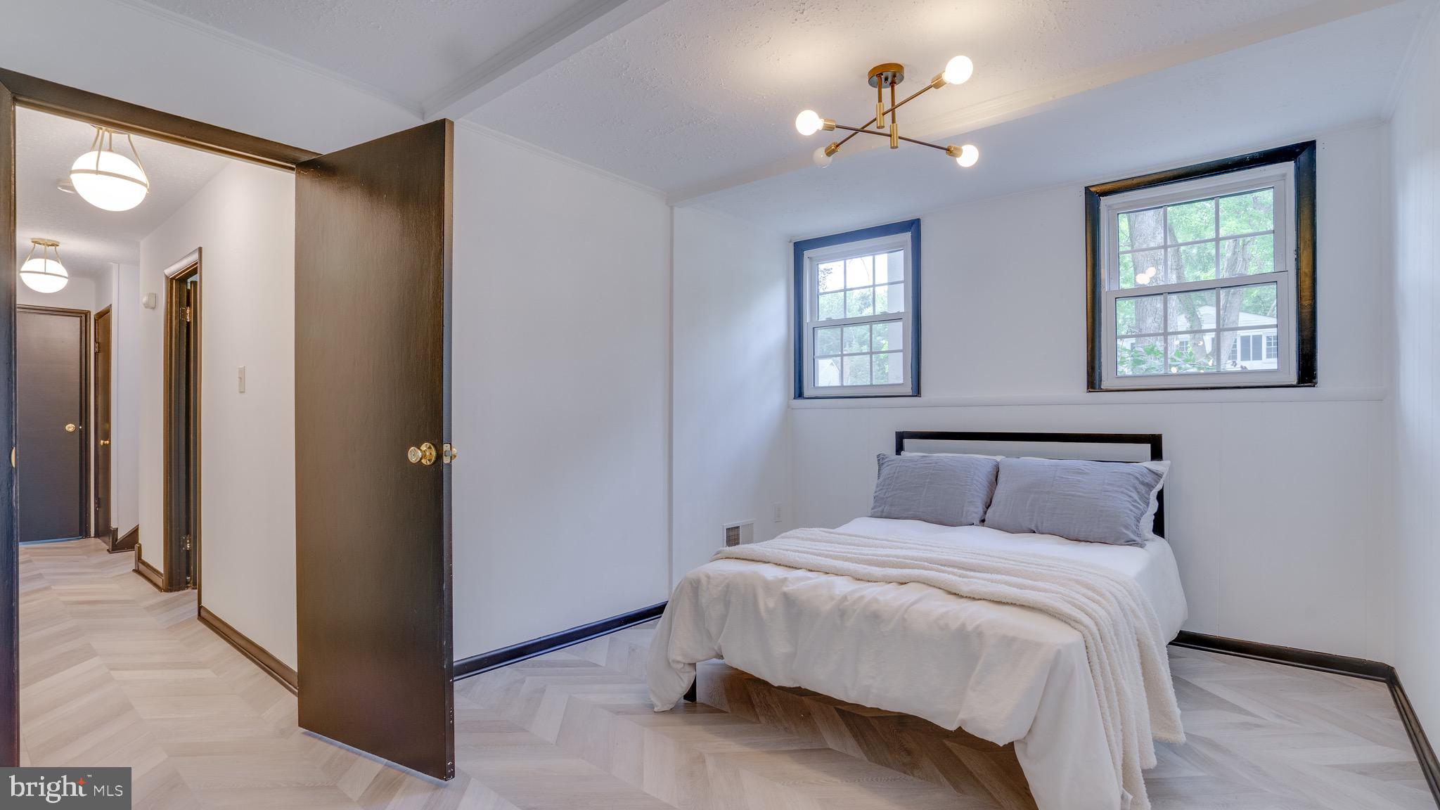 CHALET WOODS - Residential Lease