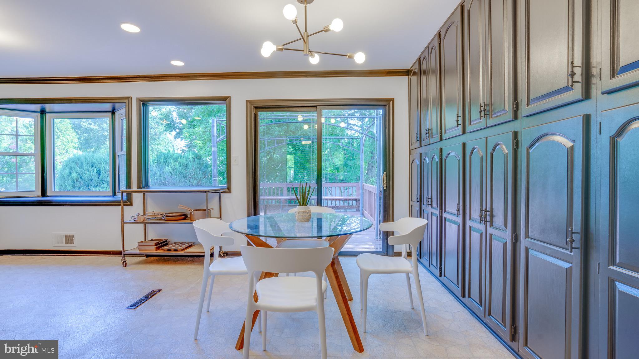 CHALET WOODS - Residential Lease