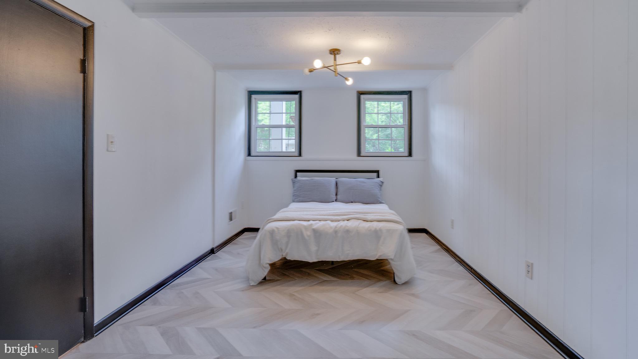 CHALET WOODS - Residential Lease