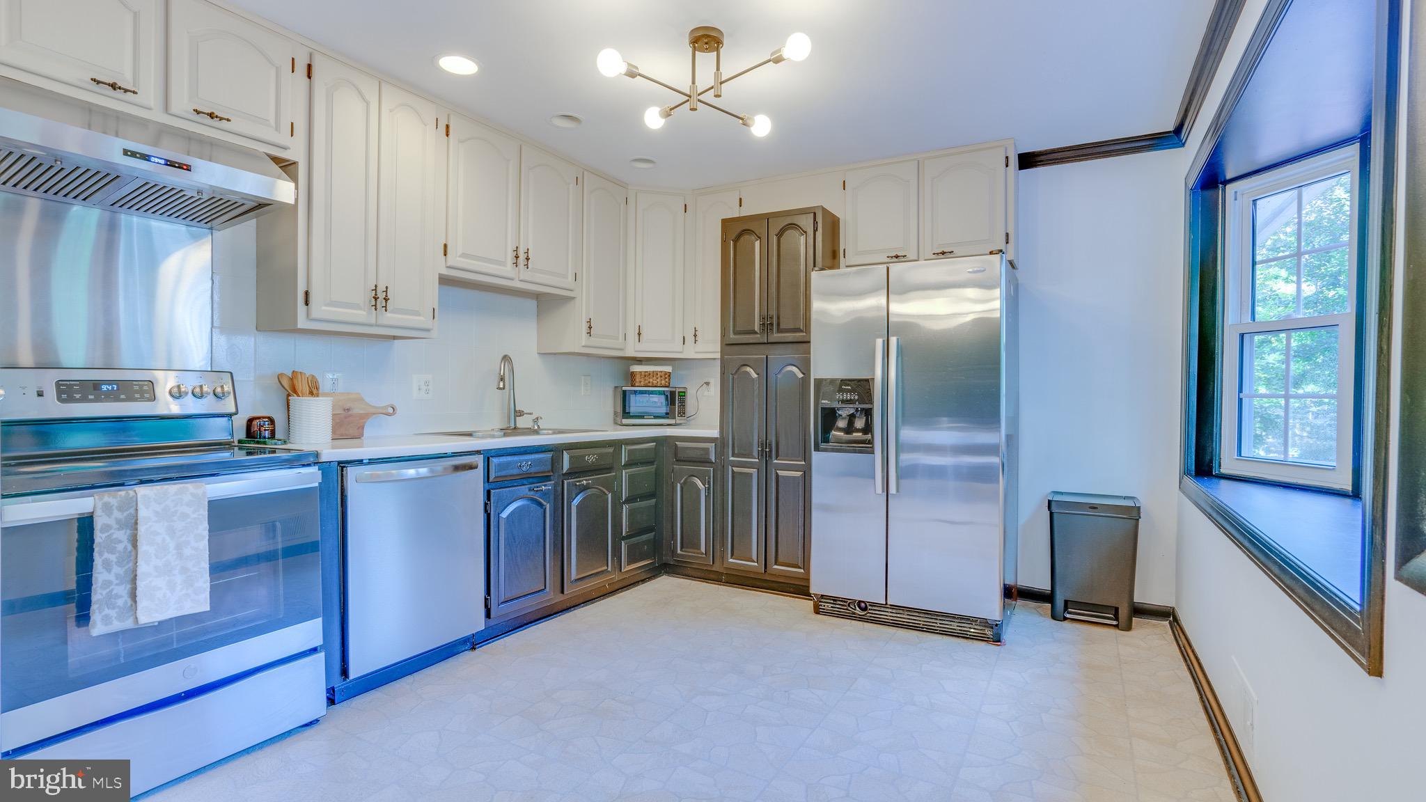 CHALET WOODS - Residential Lease