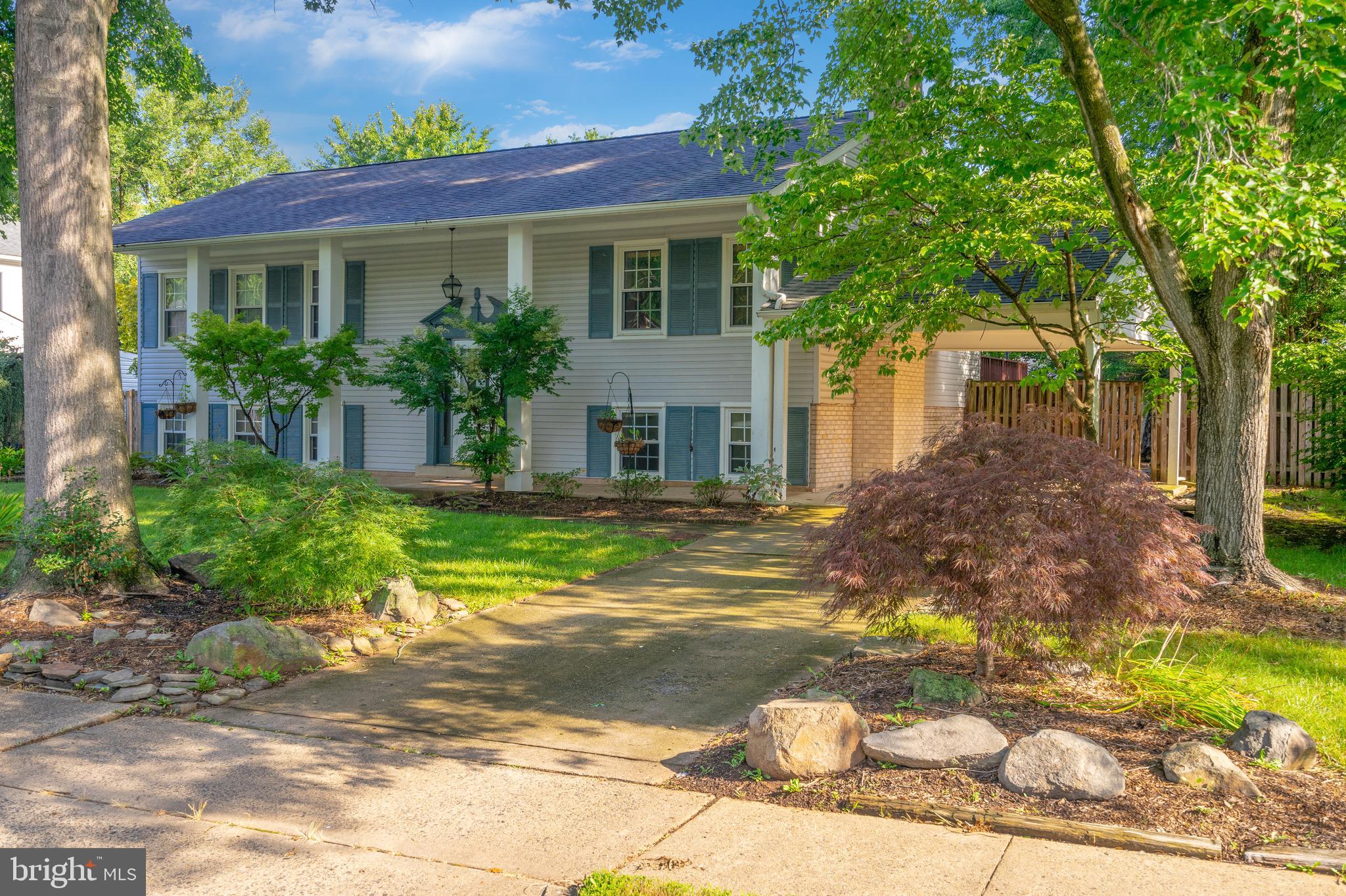 CHALET WOODS - Residential Lease