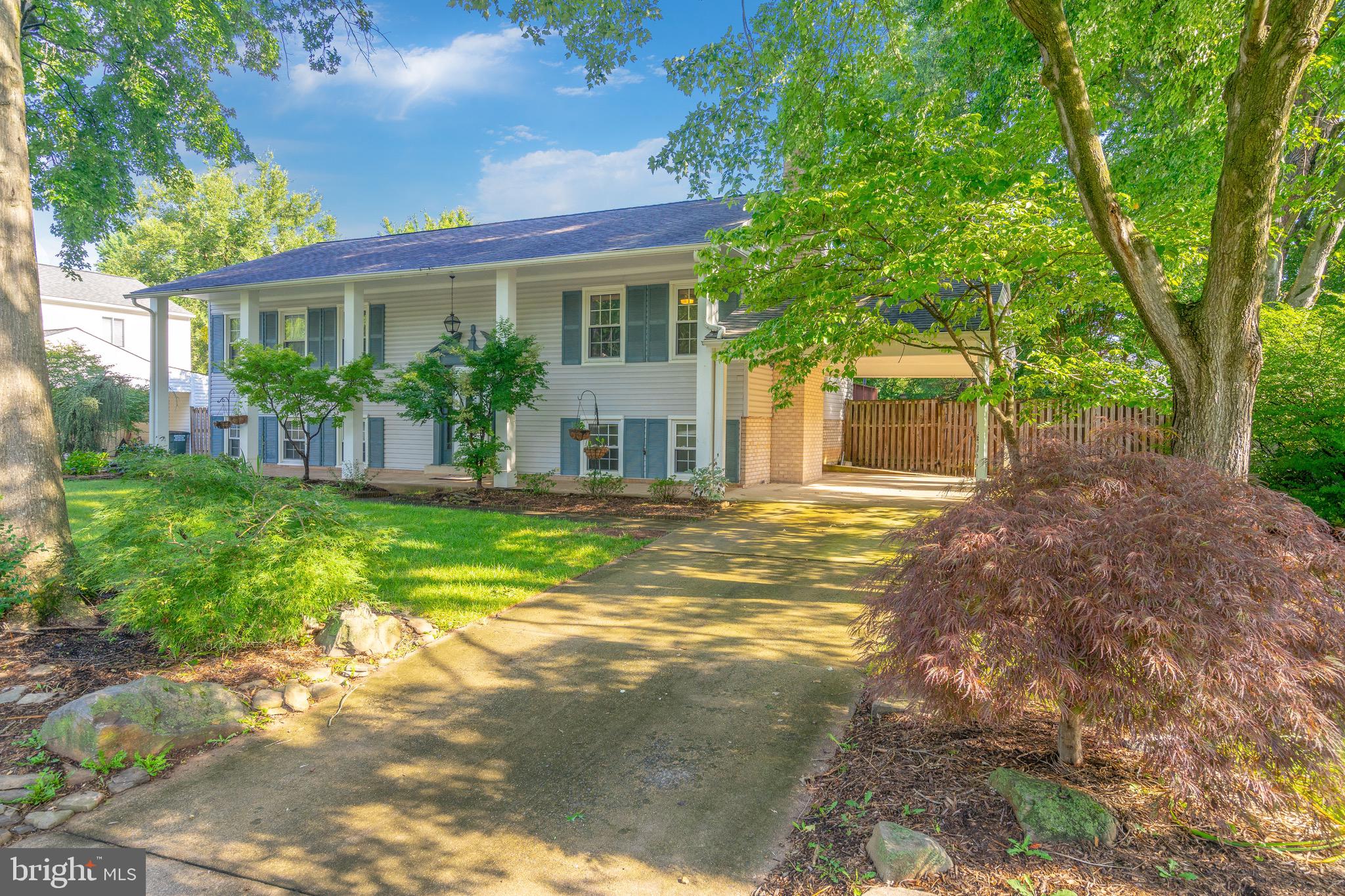 CHALET WOODS - Residential Lease