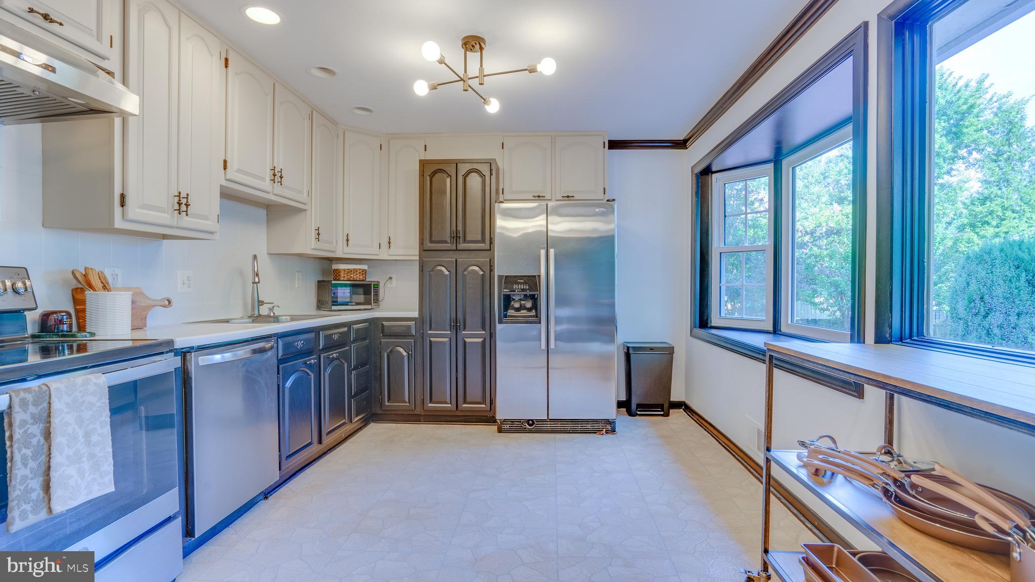 CHALET WOODS - Residential Lease