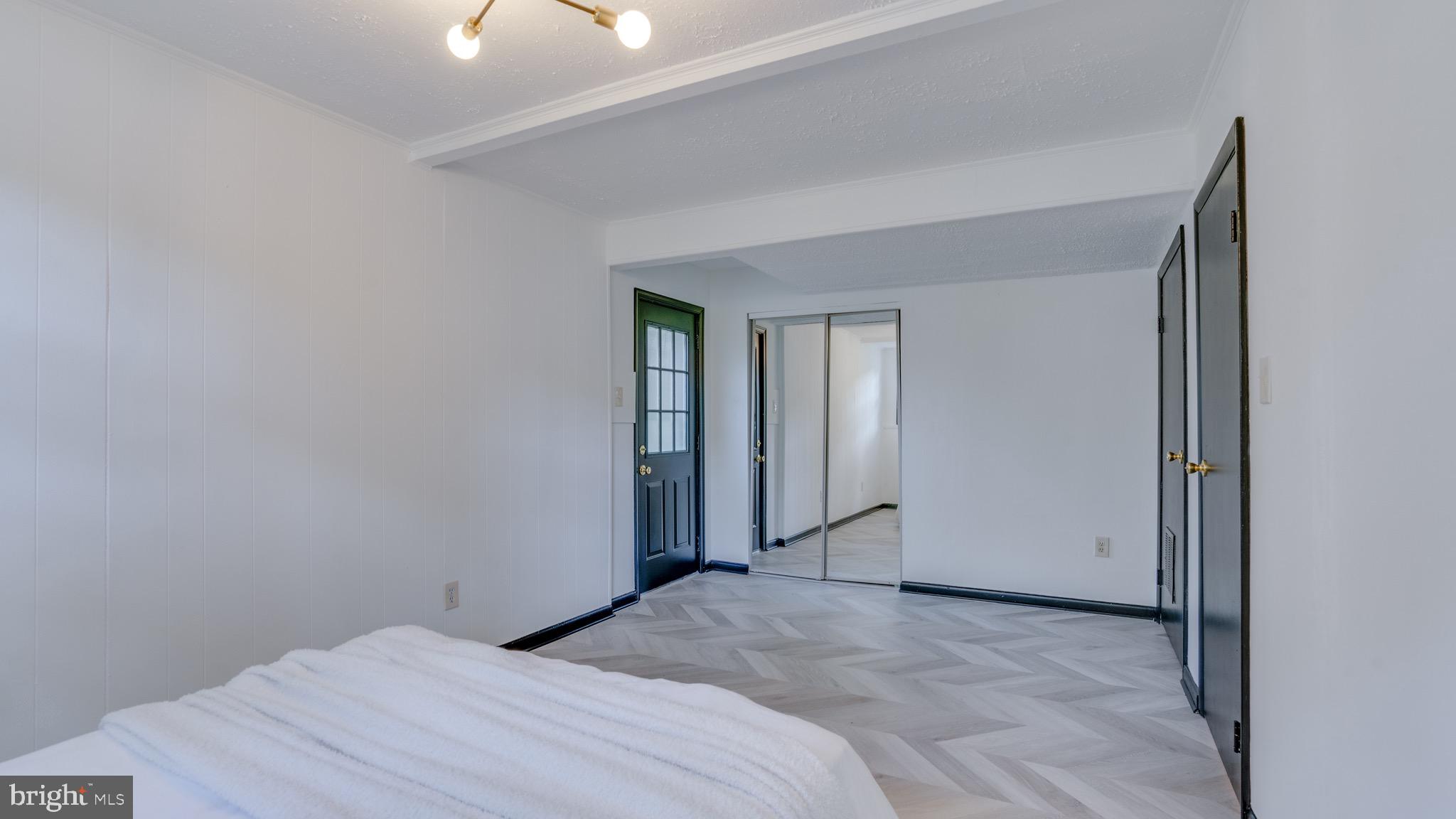 CHALET WOODS - Residential Lease