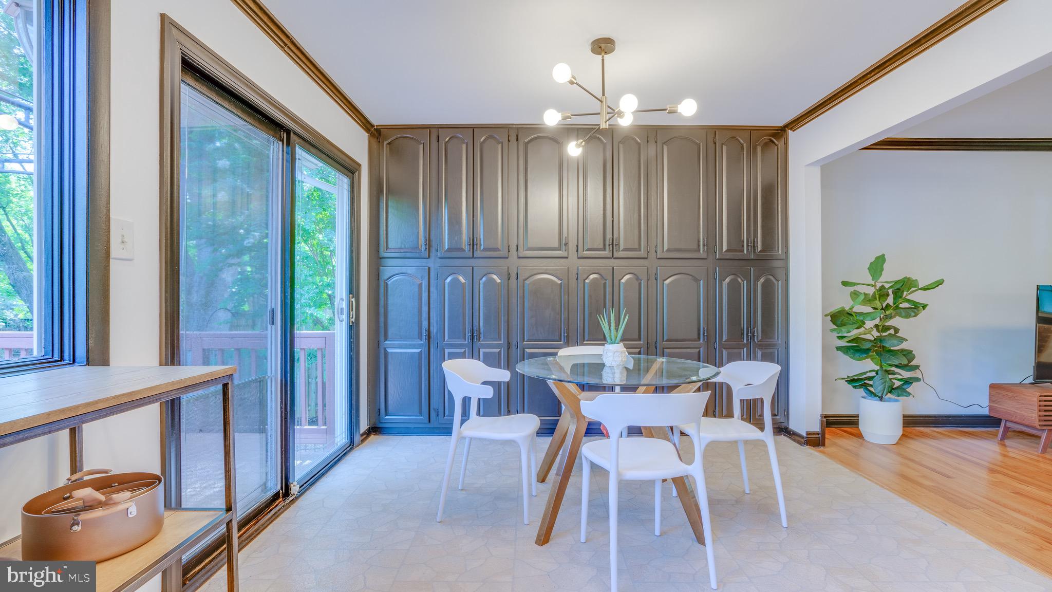 CHALET WOODS - Residential Lease