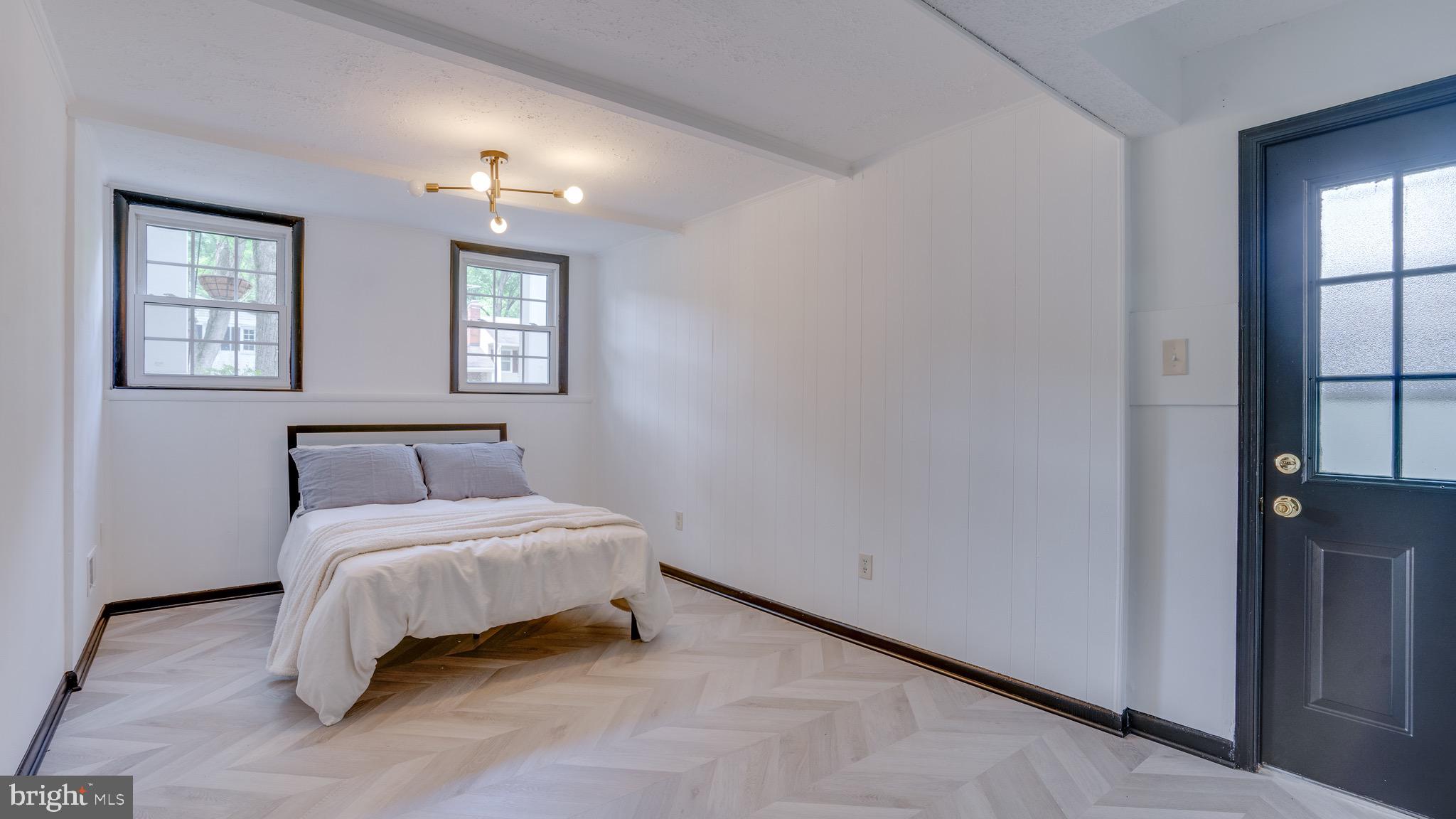 CHALET WOODS - Residential Lease