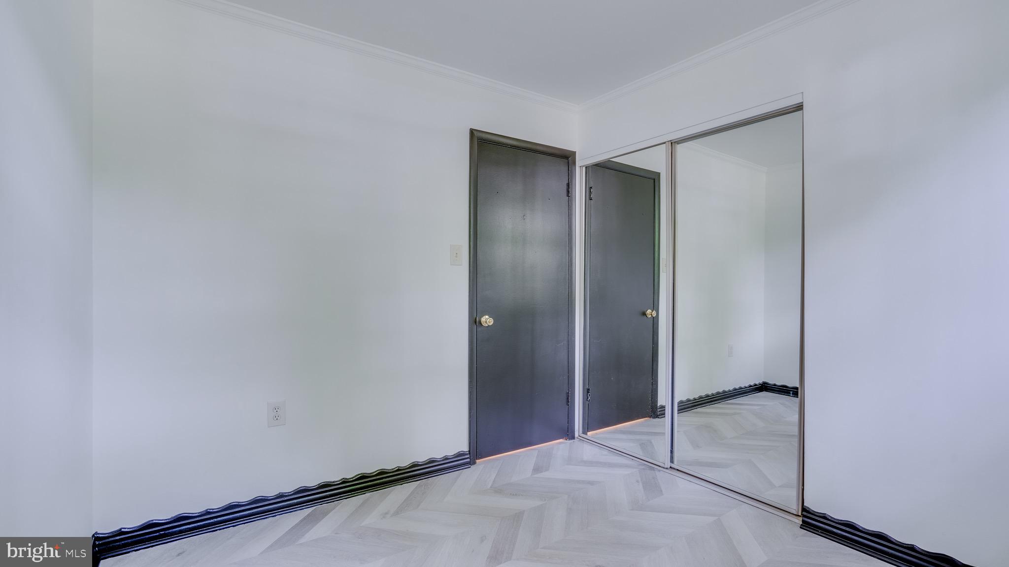 CHALET WOODS - Residential Lease