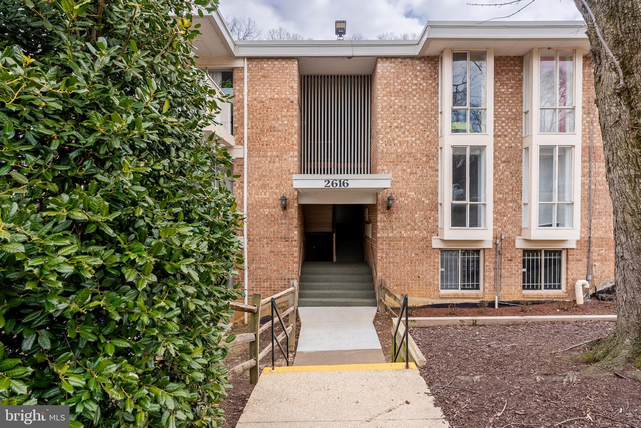 HUNTINGTON CLUB - Residential