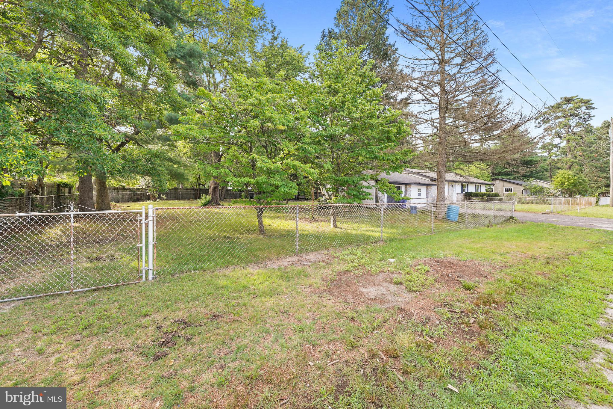205 ROBIN ROAD