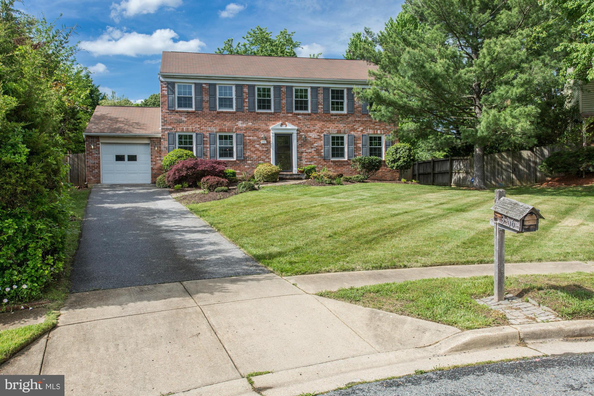 FRANKLIN SQUARE - Residential