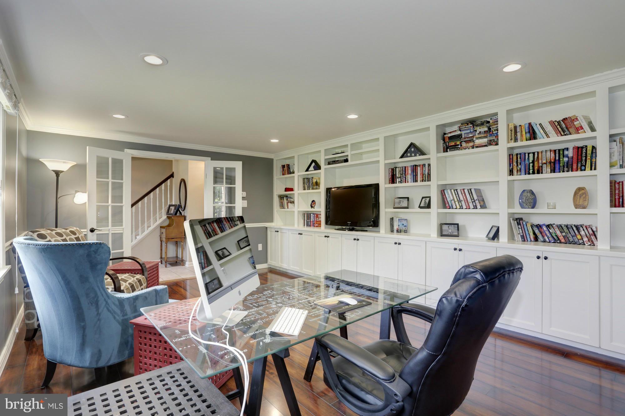 FRANKLIN SQUARE - Residential