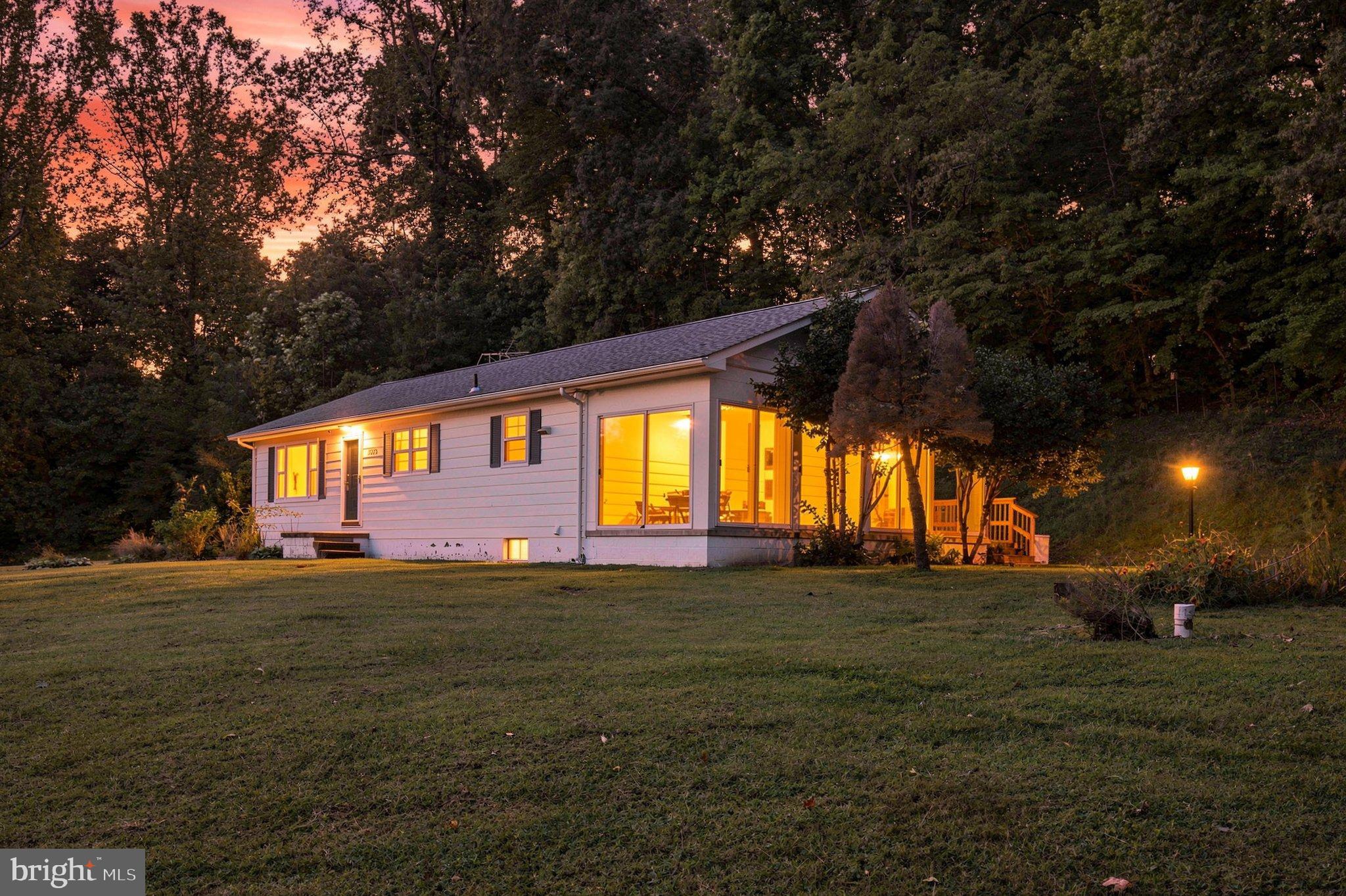 7275 BROOMES ISLAND ROAD