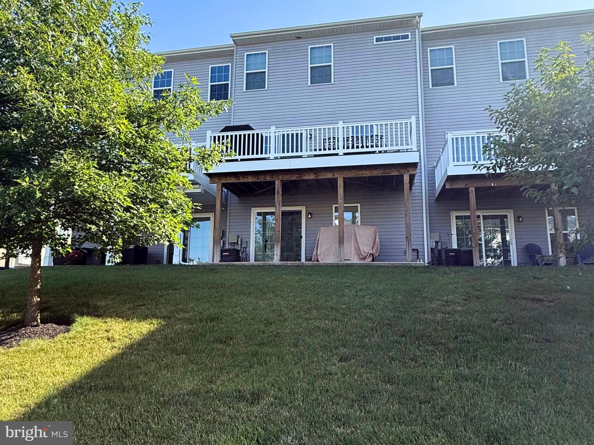 327 PIN OAK LANE