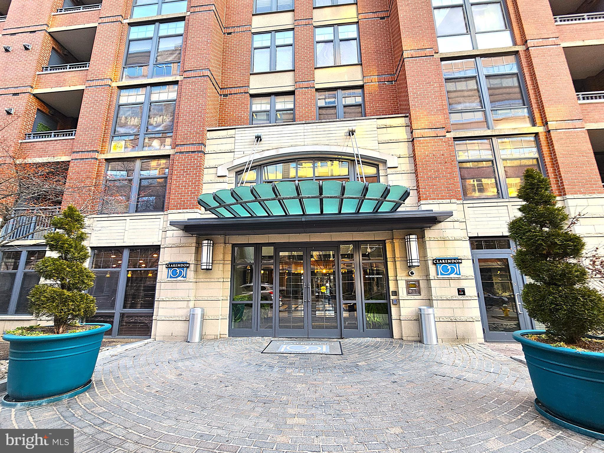 1021 N GARFIELD STREET 218