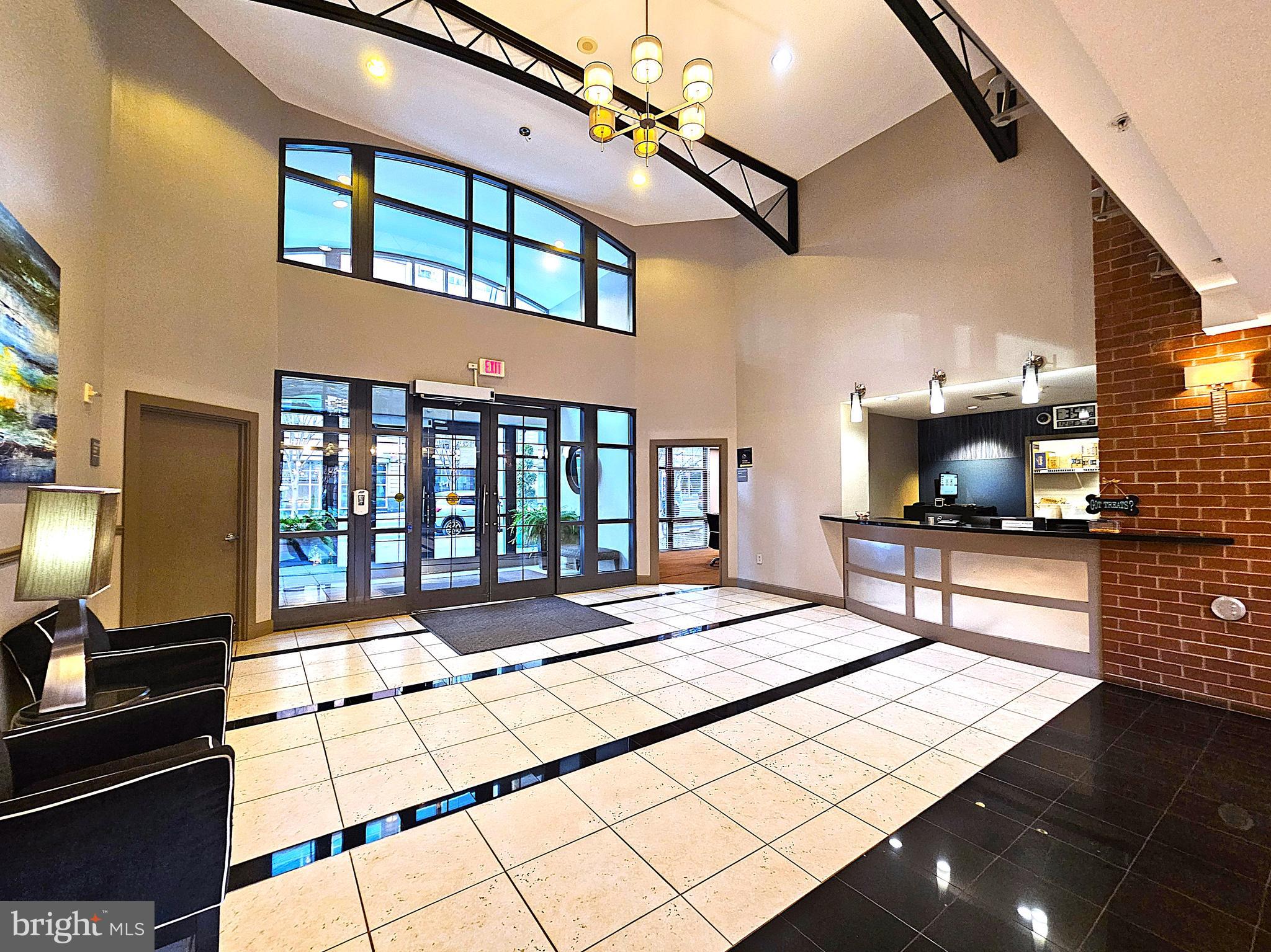 1021 N GARFIELD STREET 218