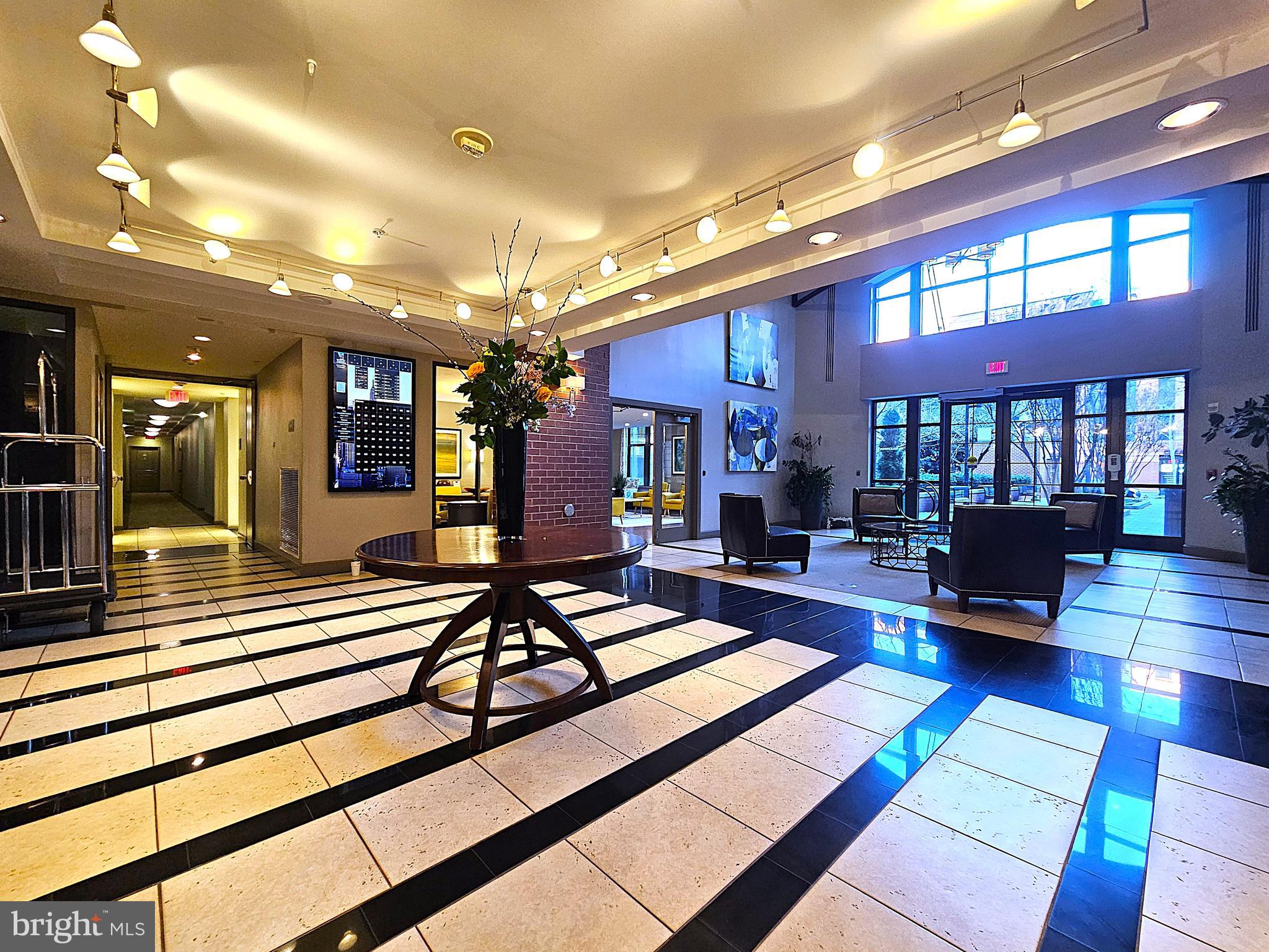 1021 N GARFIELD STREET 218