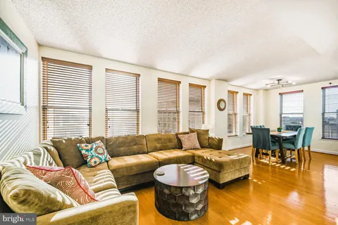 MLS: DCDC2193218