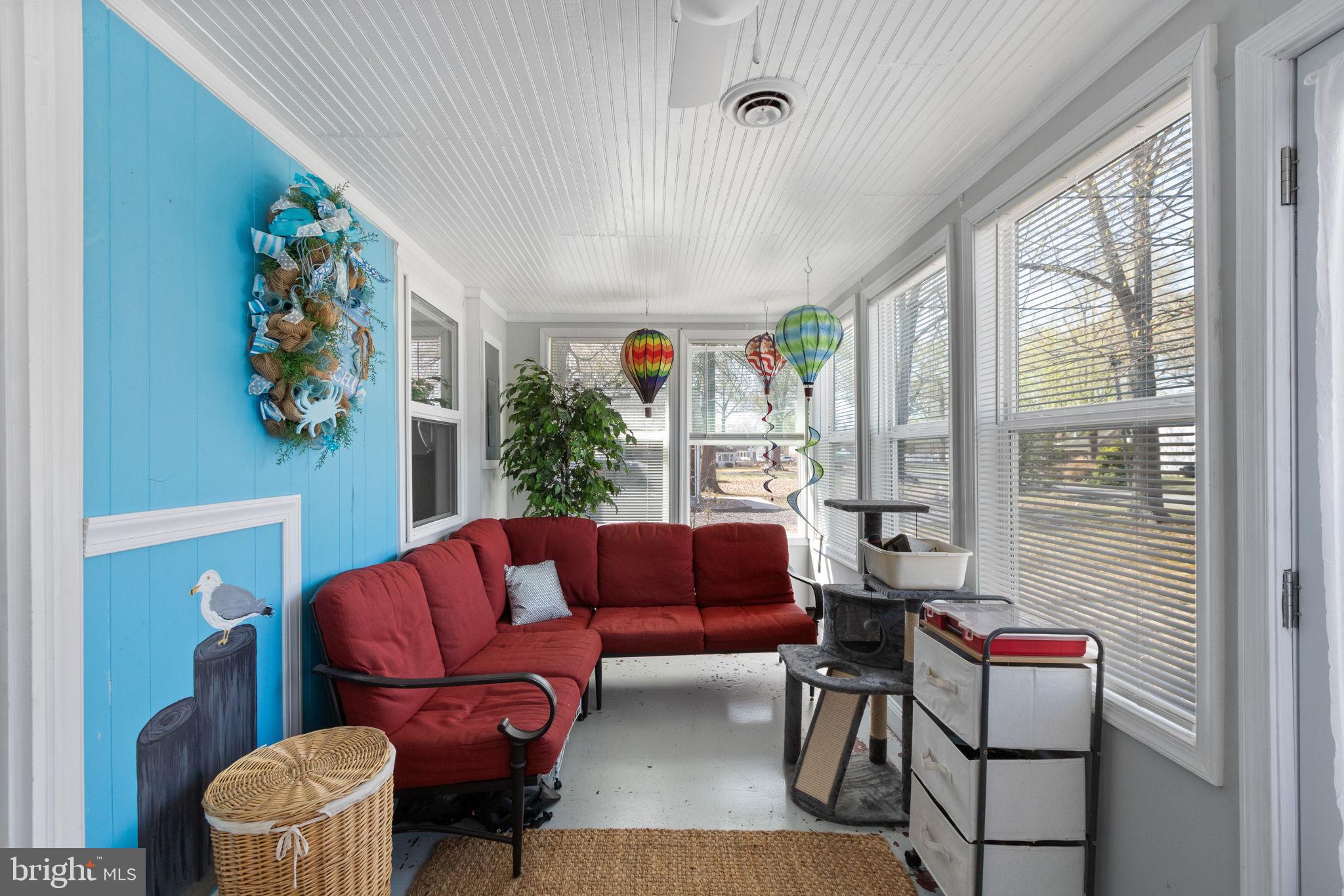 COLONIAL BEACH - Residential