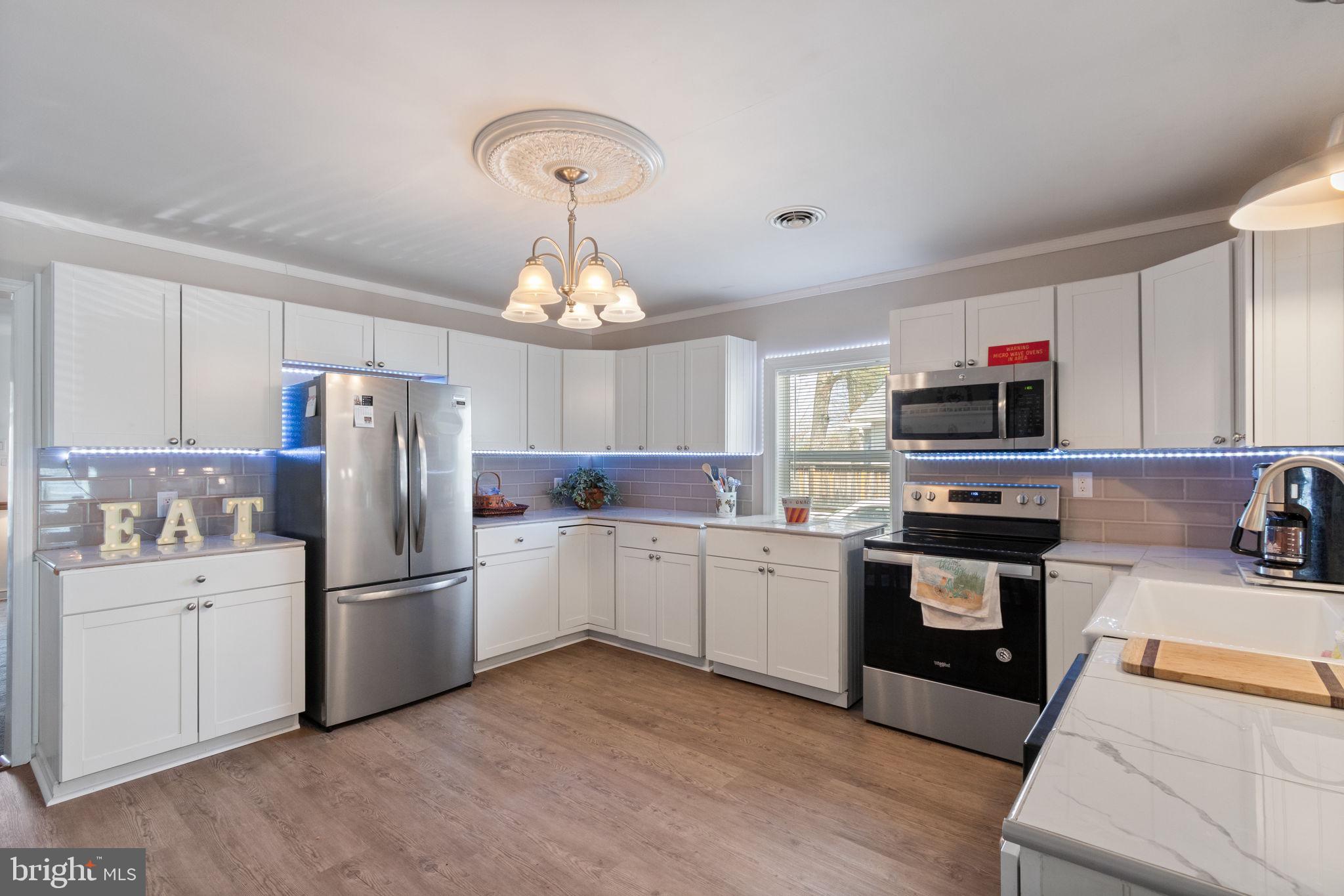 COLONIAL BEACH - Residential