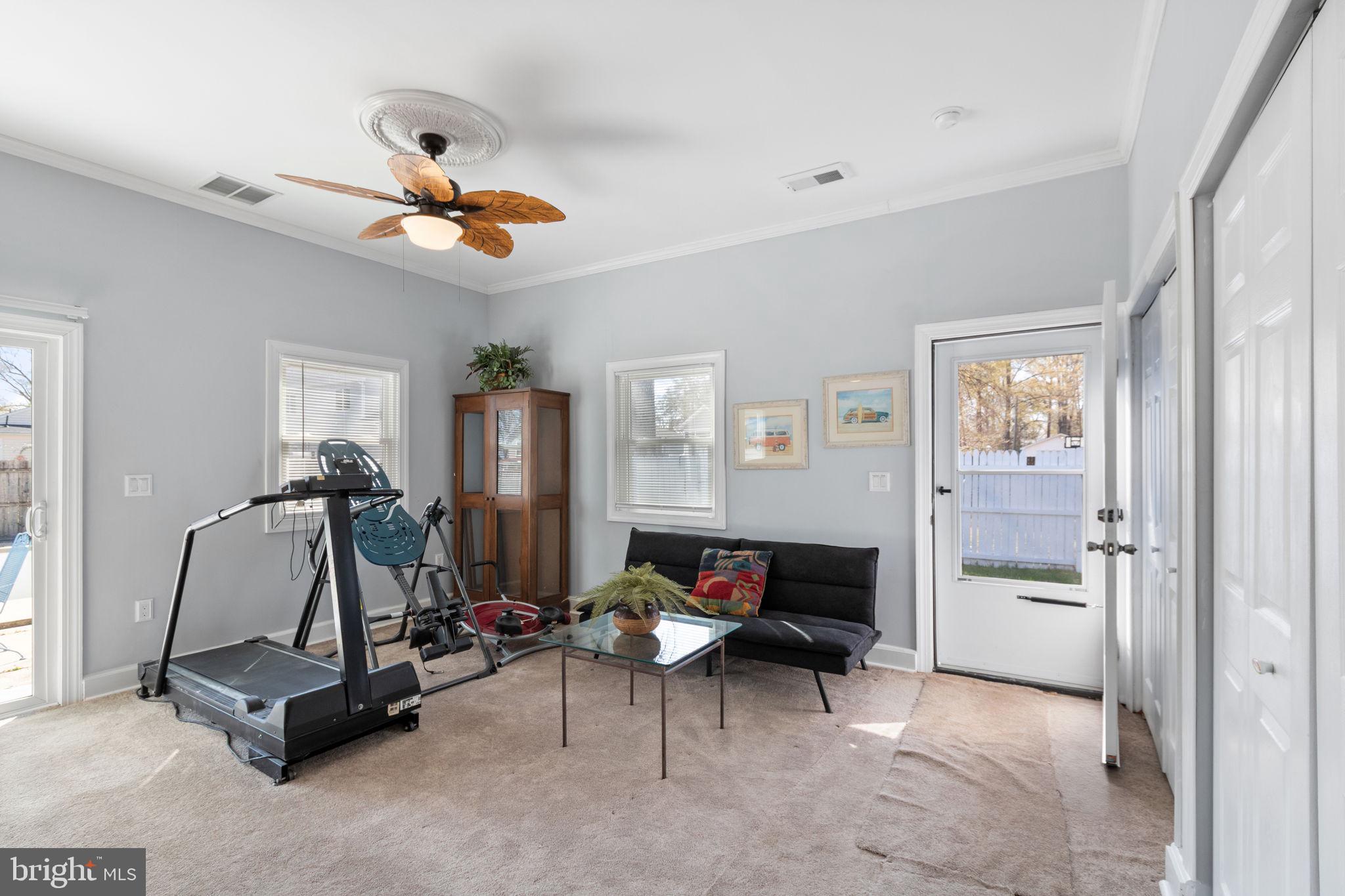 COLONIAL BEACH - Residential