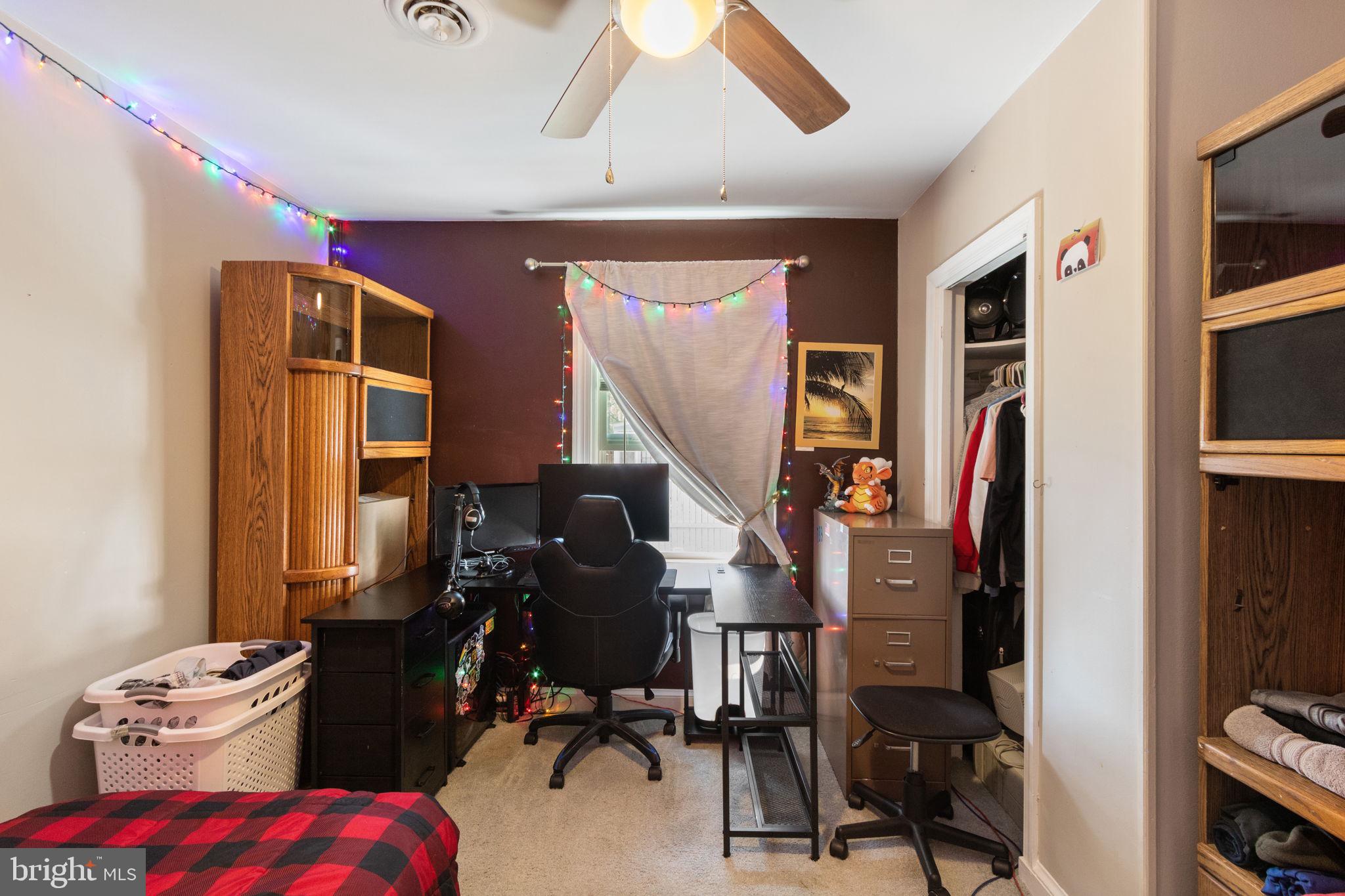 COLONIAL BEACH - Residential