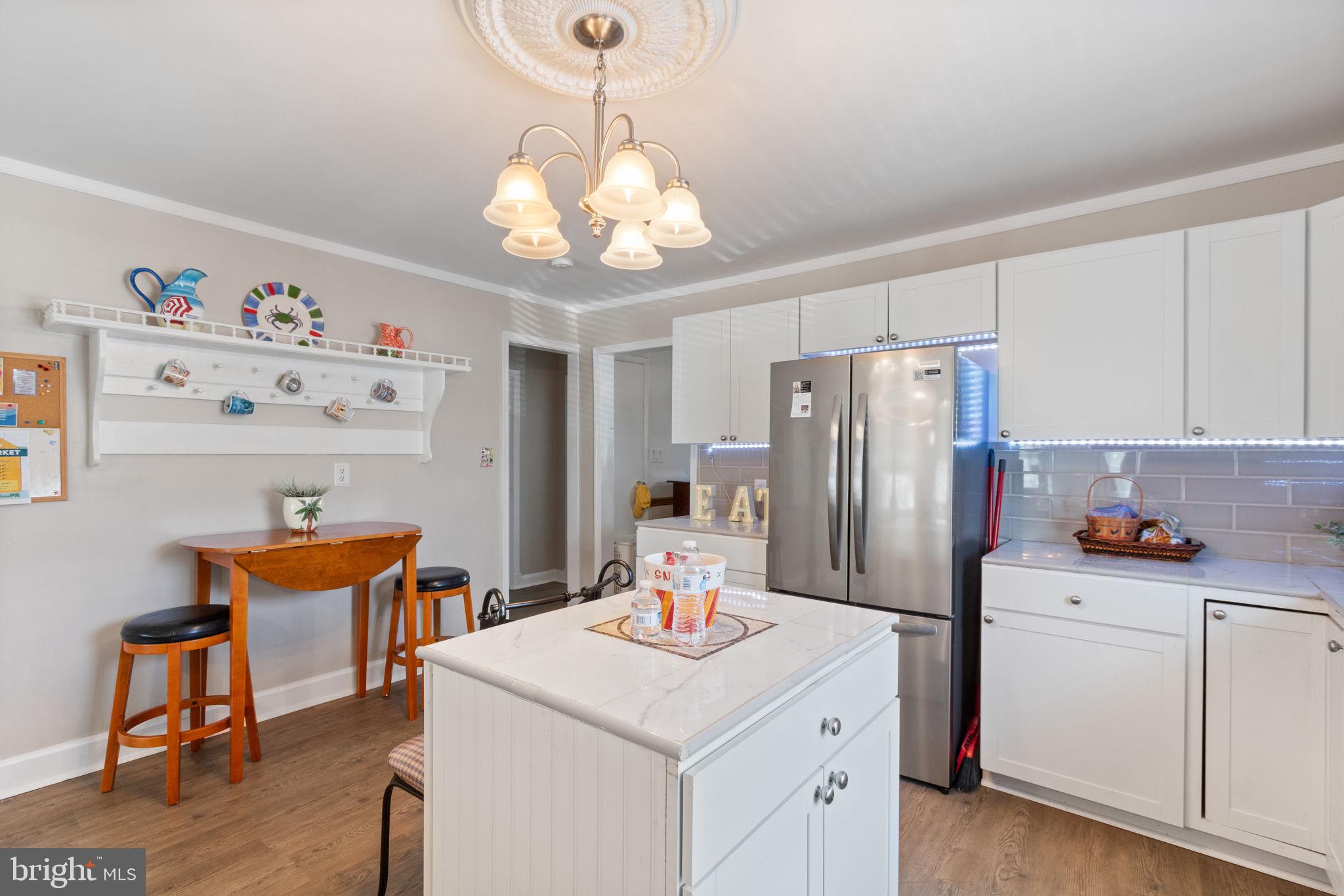 COLONIAL BEACH - Residential