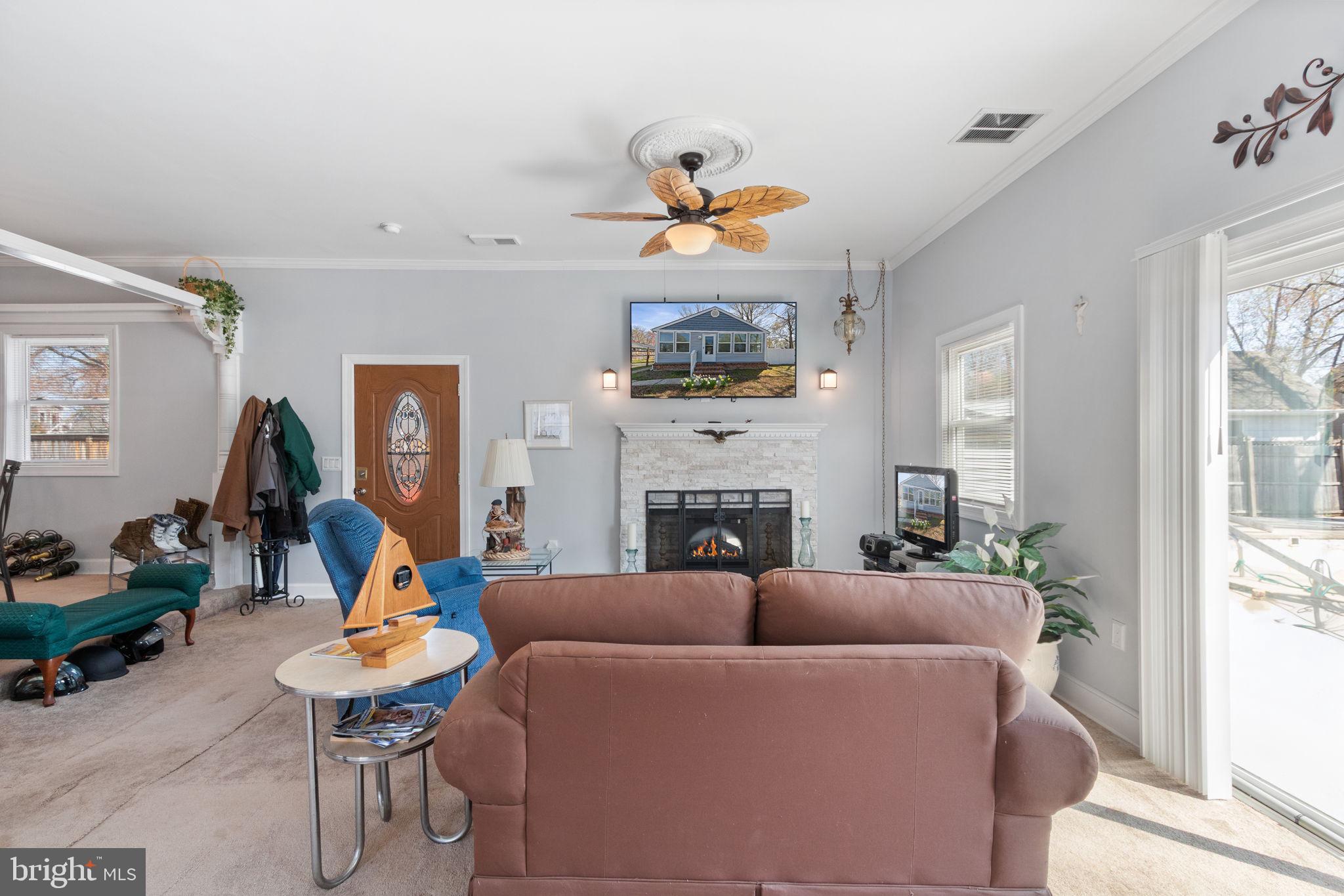 COLONIAL BEACH - Residential