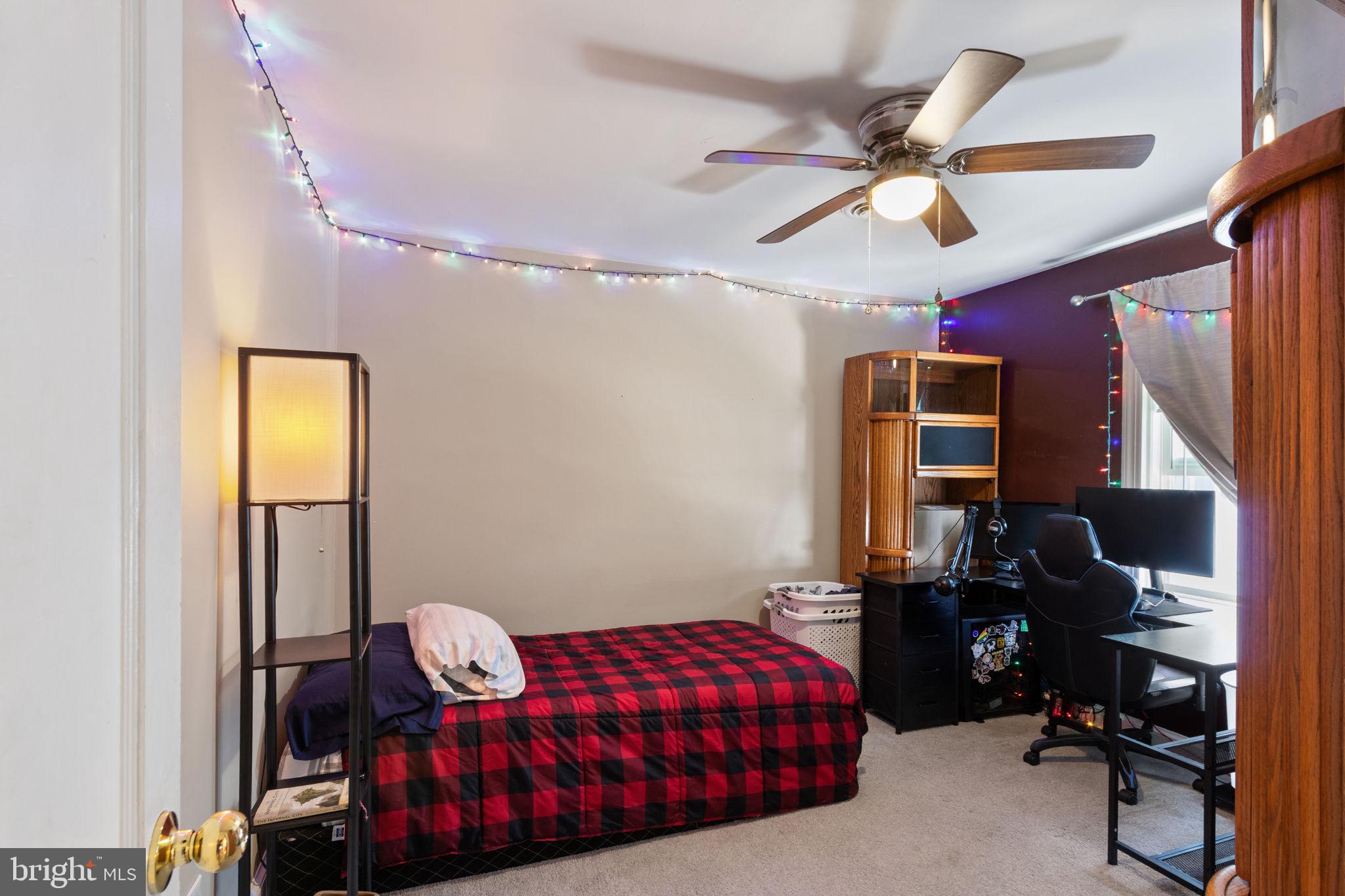 COLONIAL BEACH - Residential