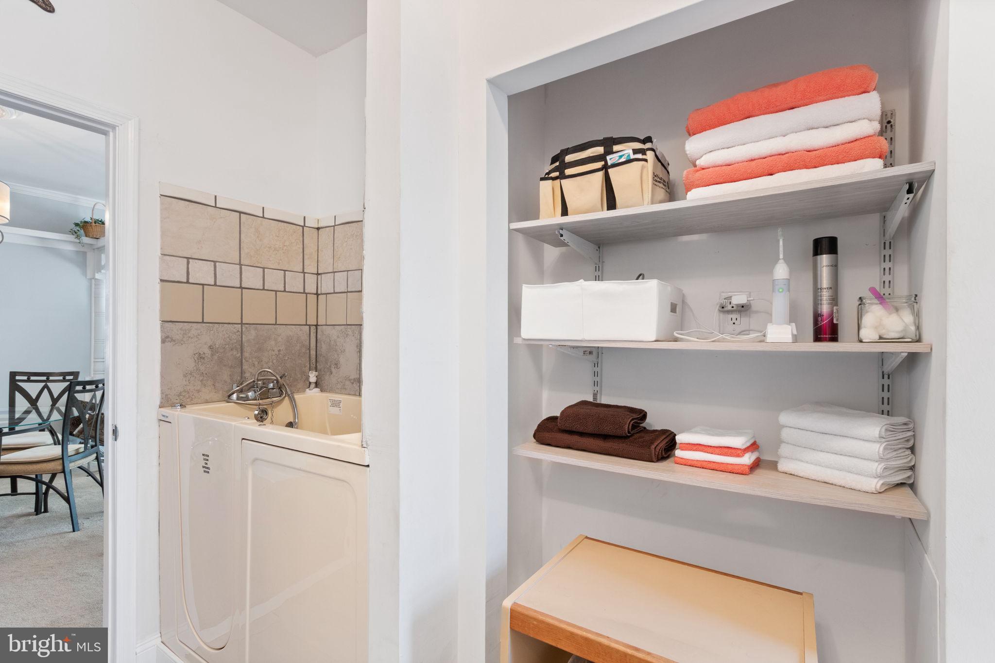 COLONIAL BEACH - Residential