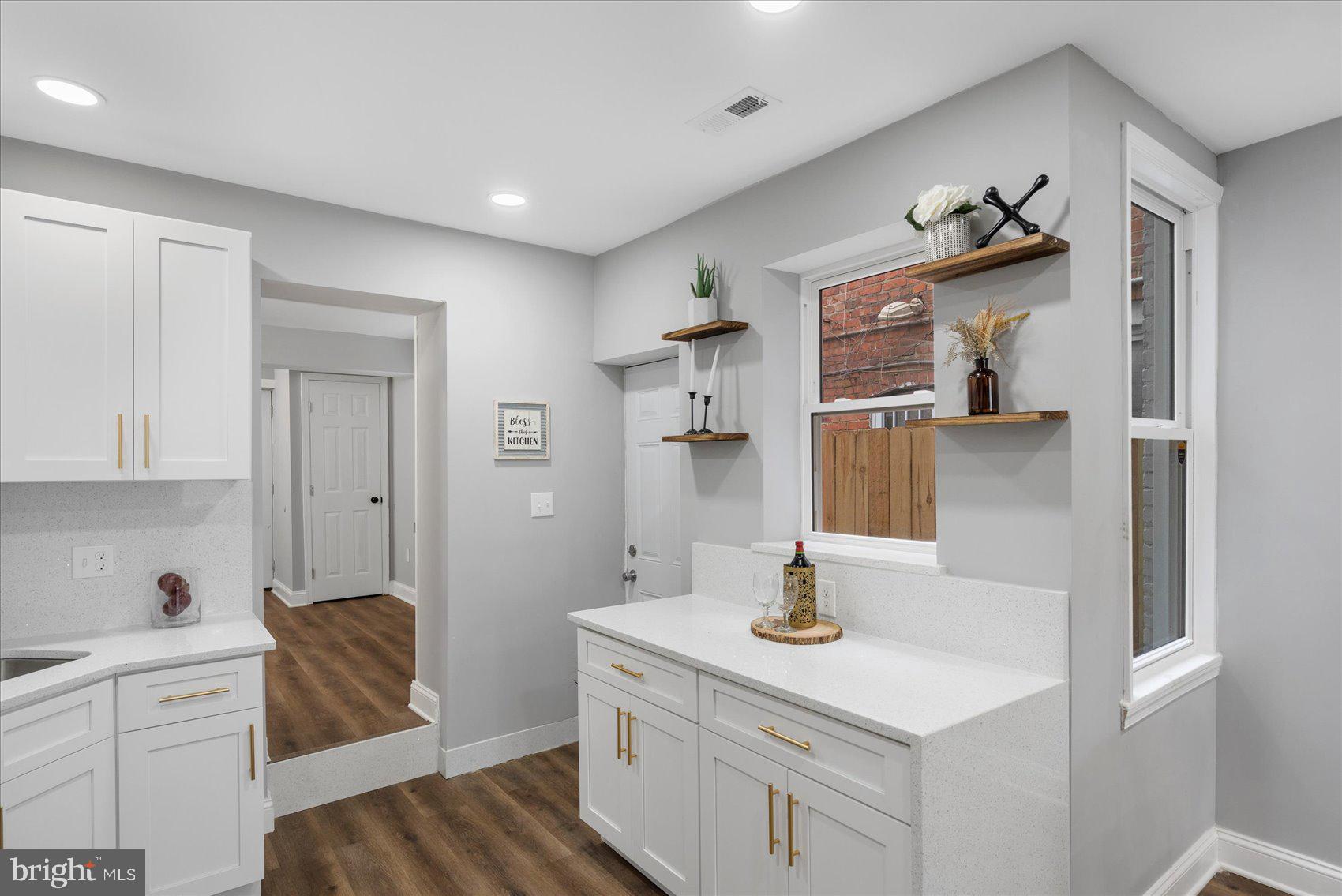 WINCHESTER - Residential