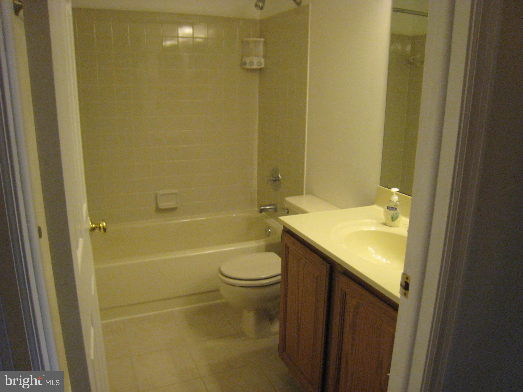 GREEN TRAILS - Residential Lease