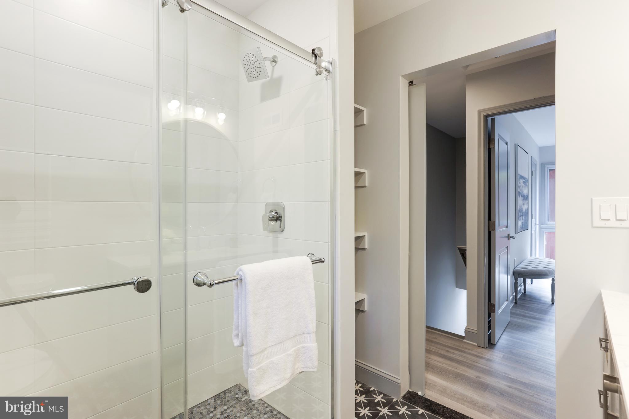 RESTON - Residential