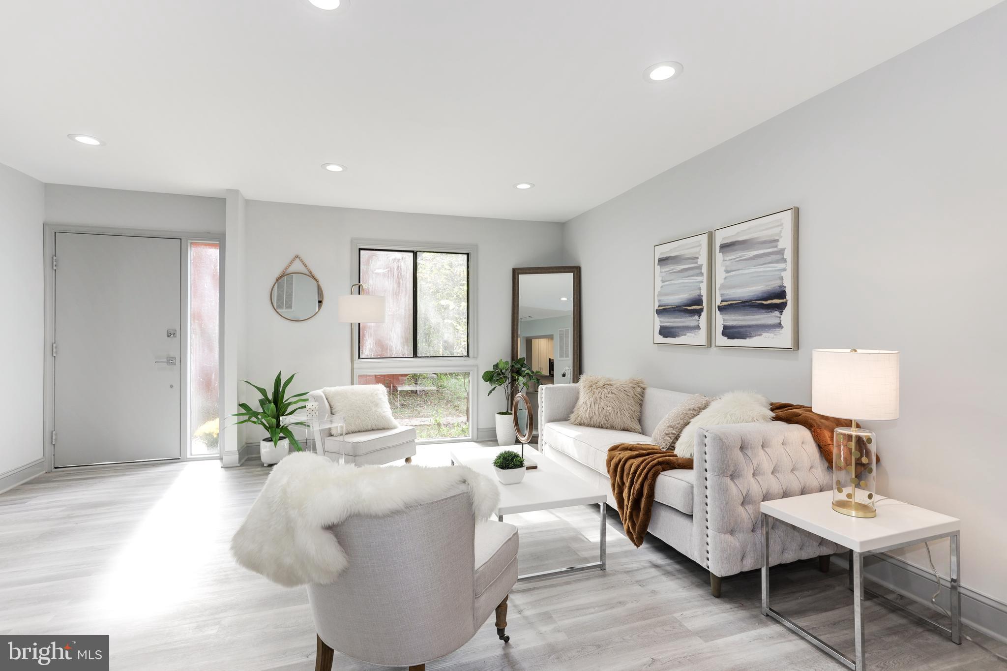 RESTON - Residential