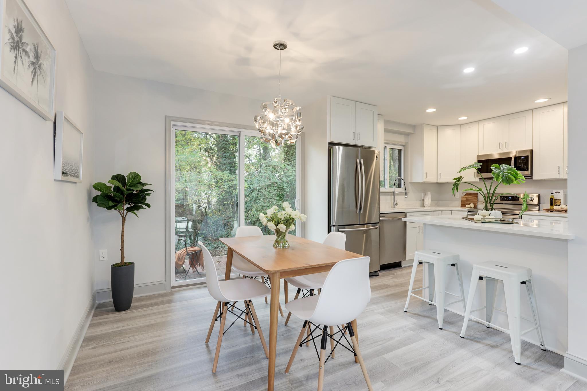 RESTON - Residential