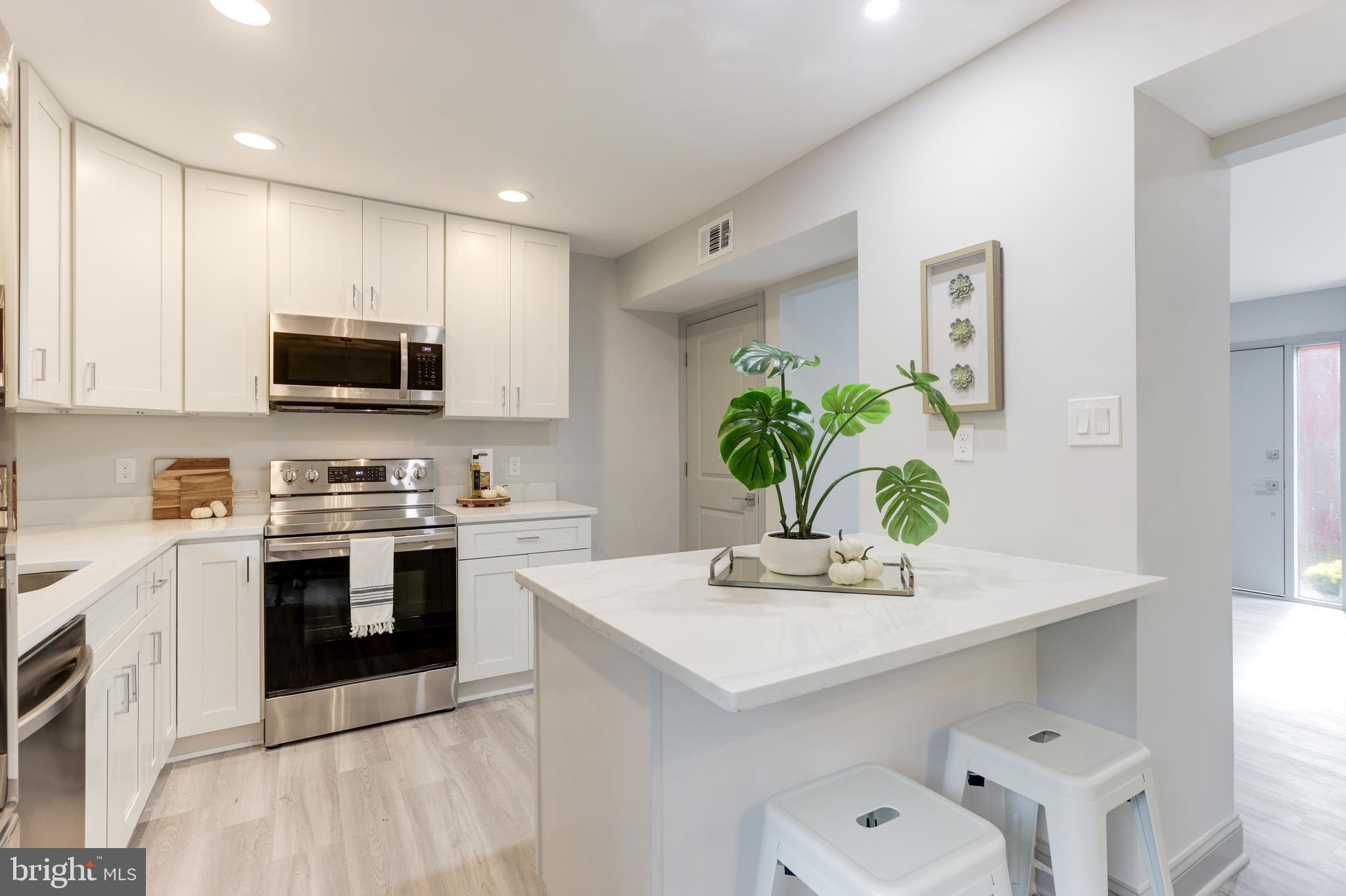 RESTON - Residential