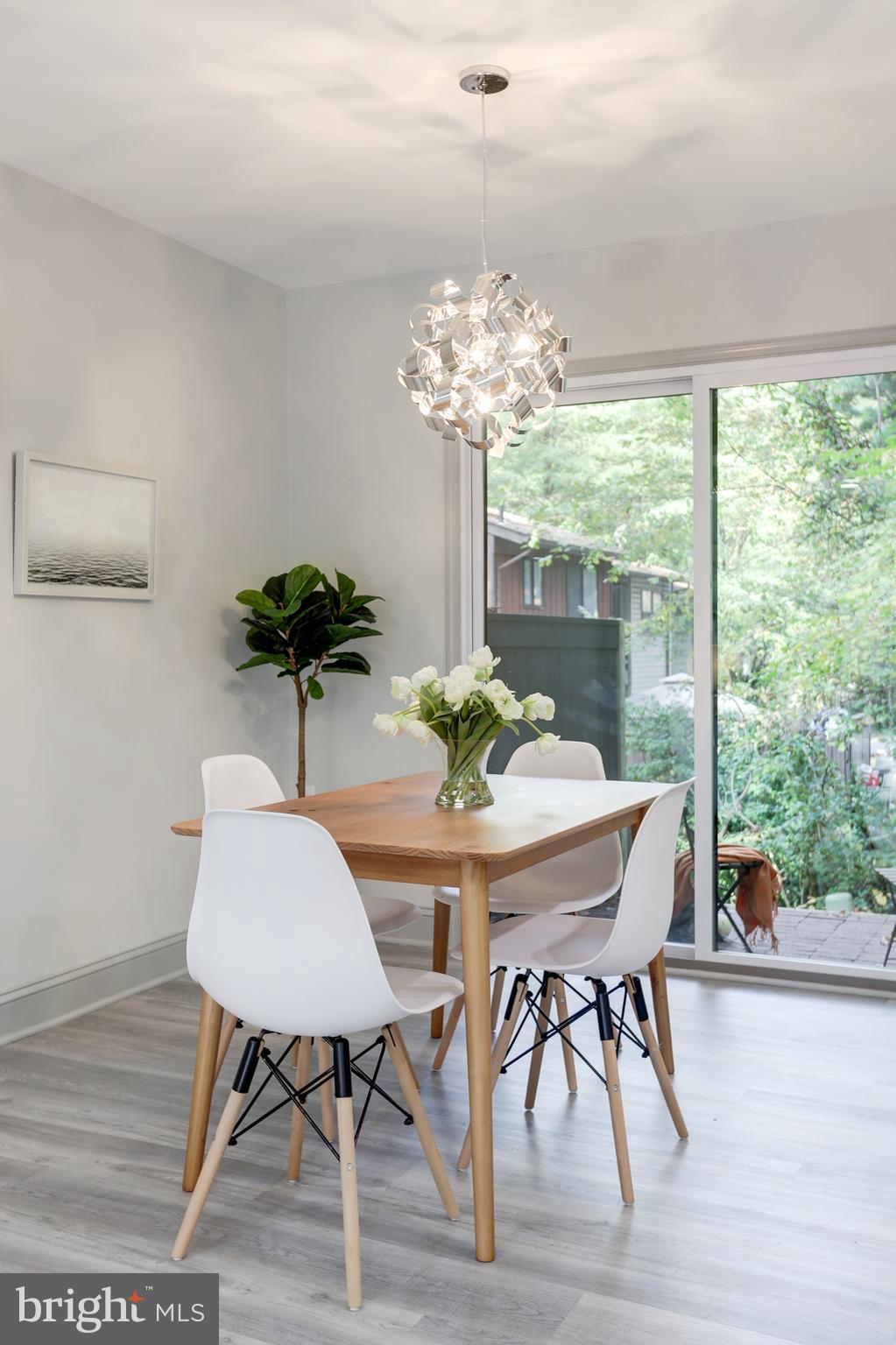 RESTON - Residential