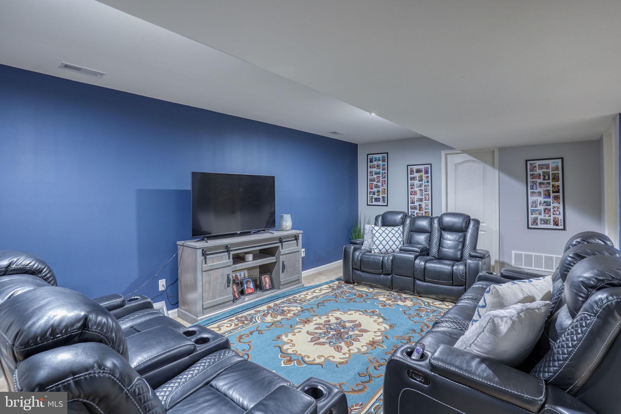 TOWNSEND VILLAGE - Residential