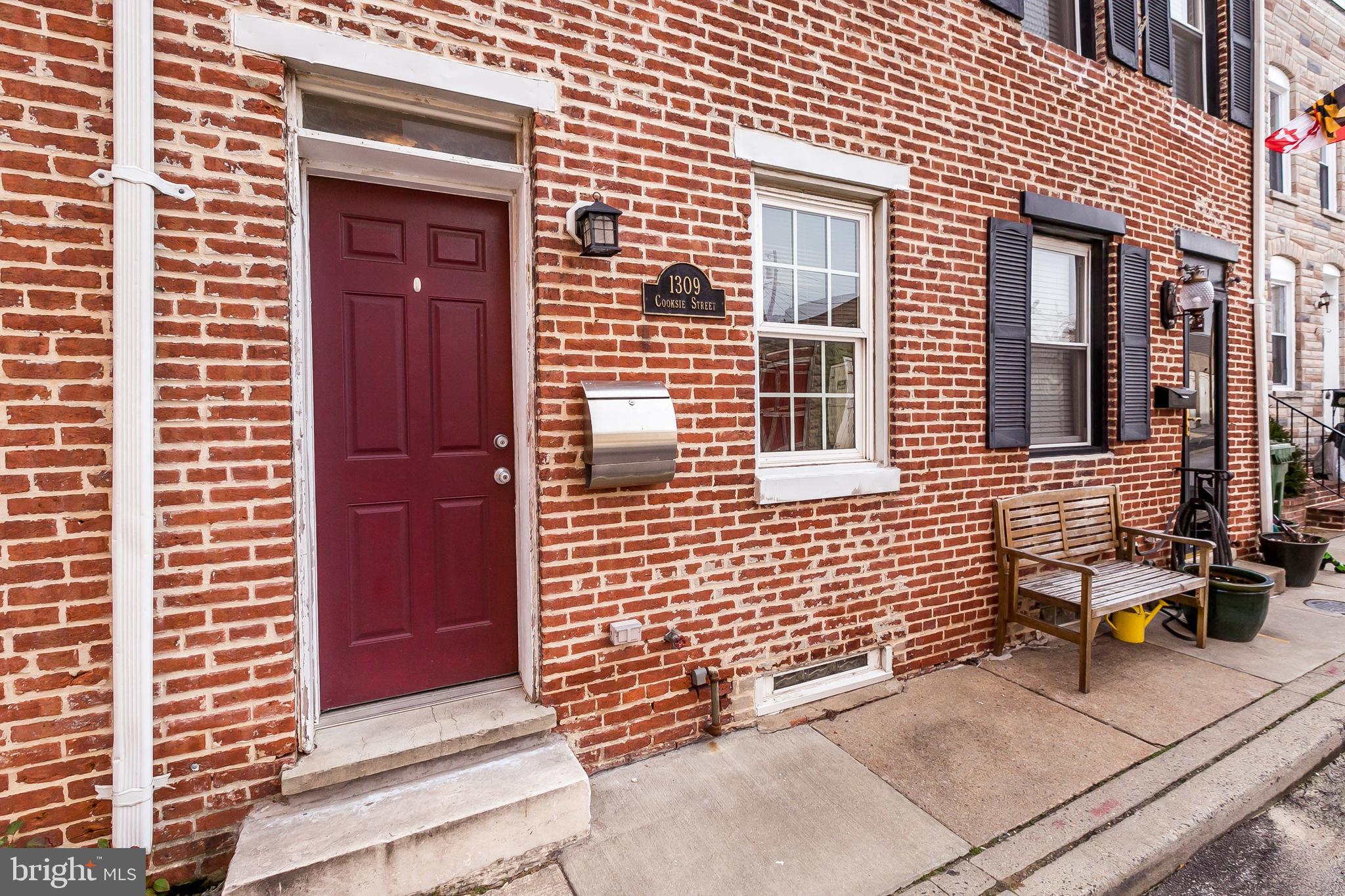 LOCUST POINT - Residential