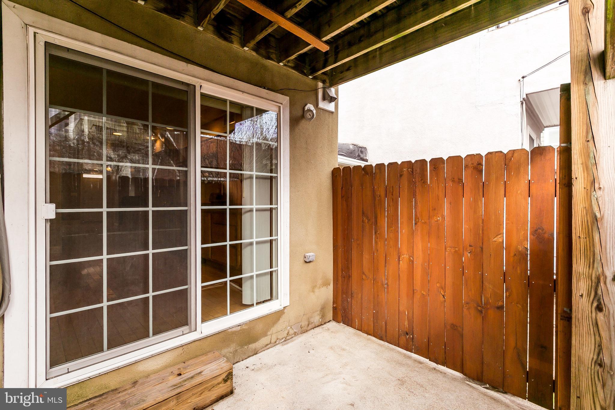 LOCUST POINT - Residential