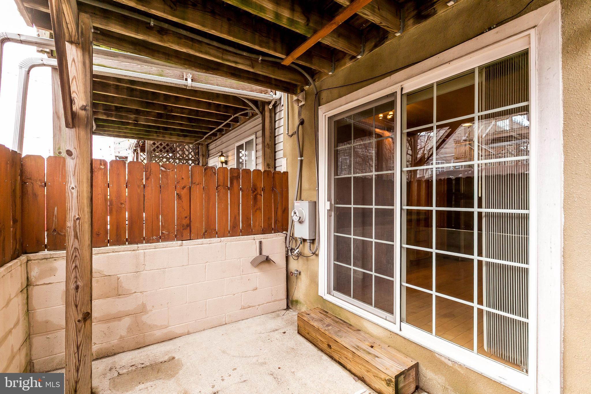 LOCUST POINT - Residential