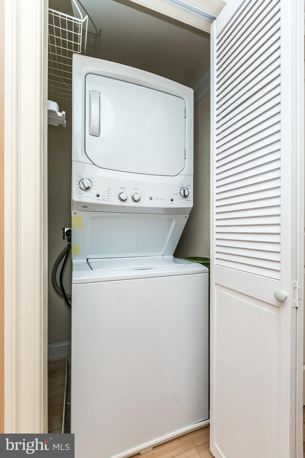 LOCUST POINT - Residential