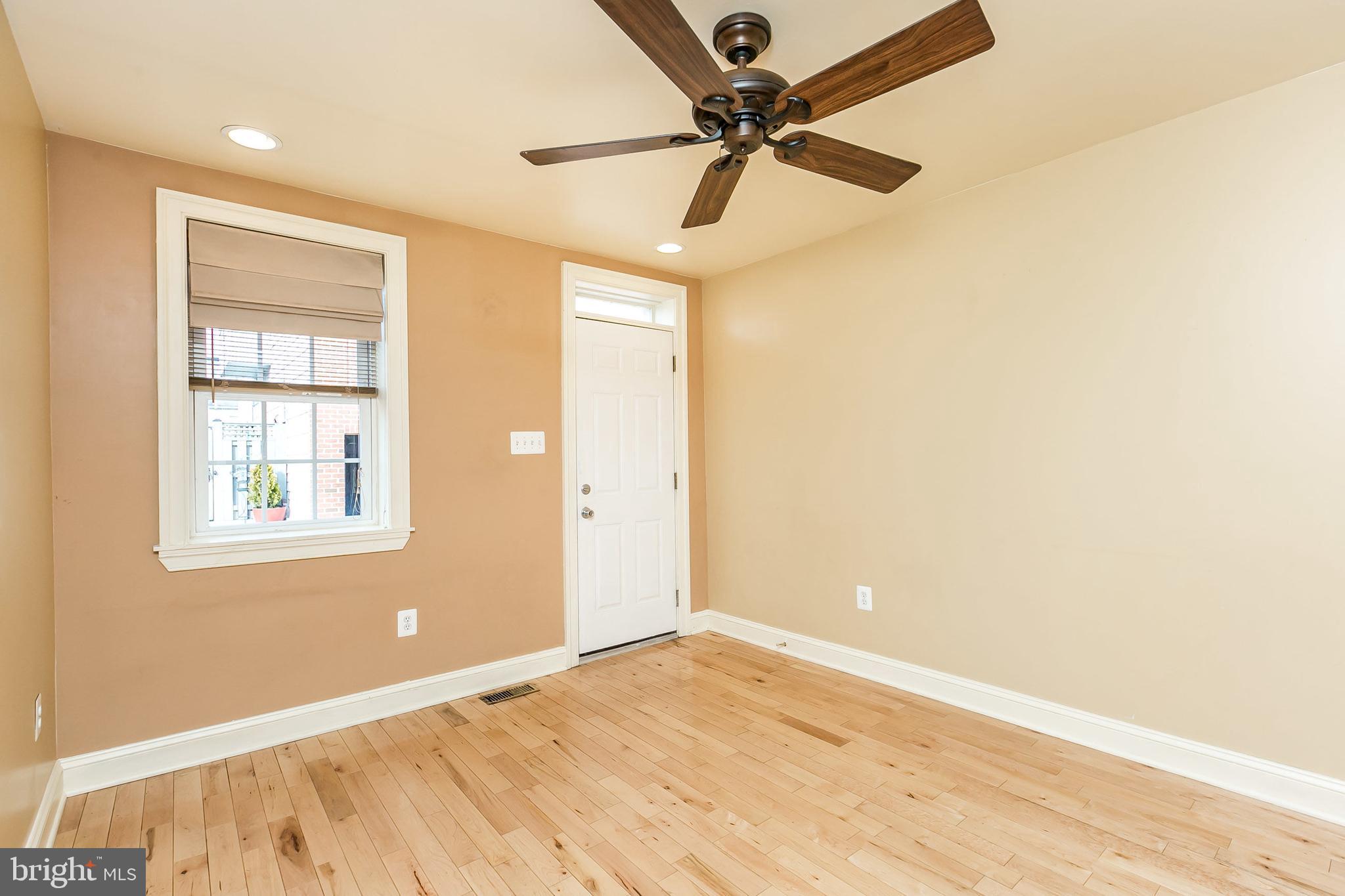 LOCUST POINT - Residential