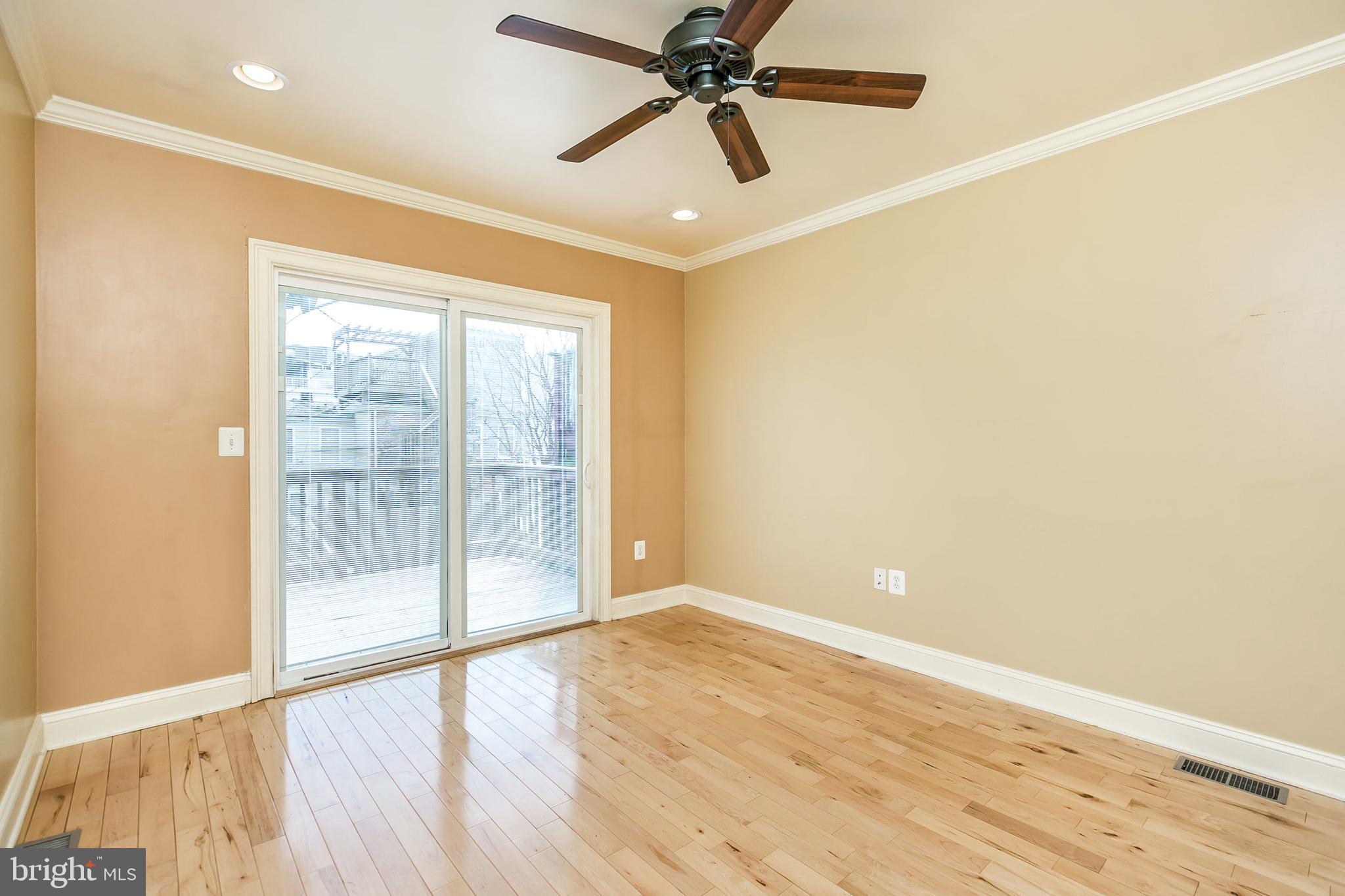 LOCUST POINT - Residential