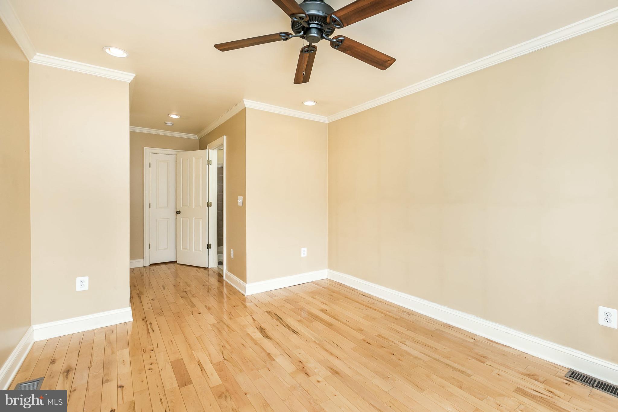 LOCUST POINT - Residential