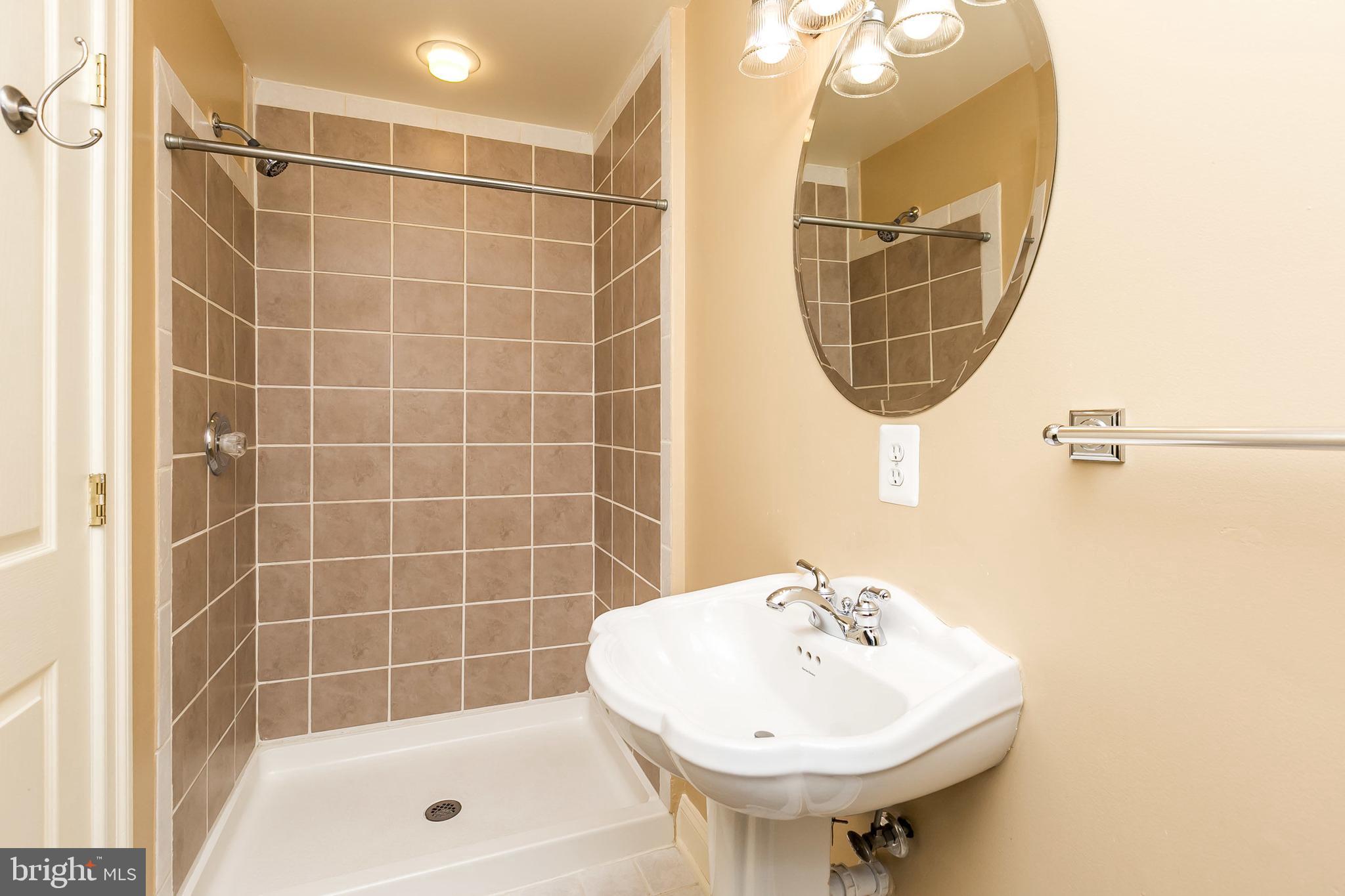 LOCUST POINT - Residential