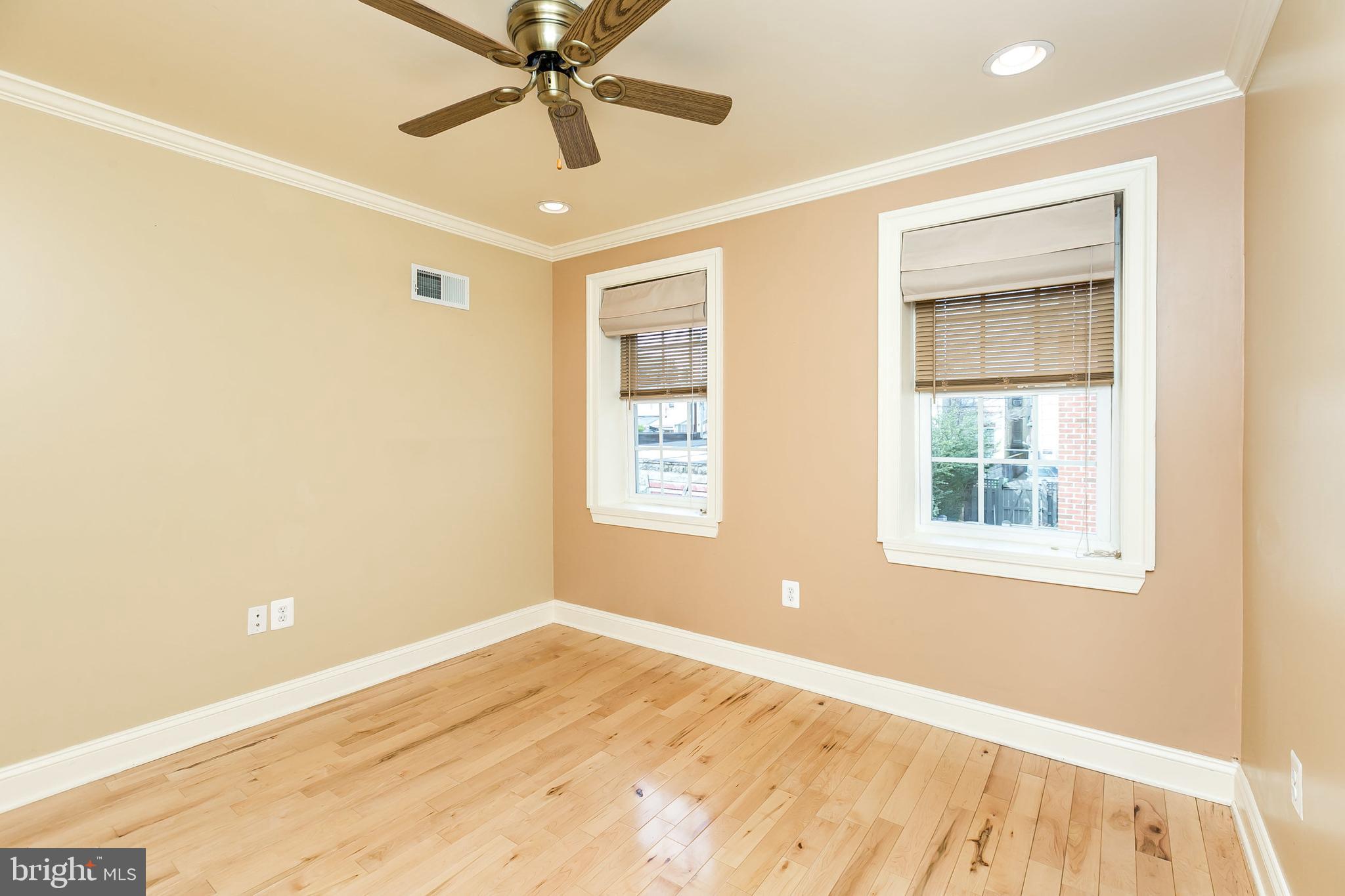 LOCUST POINT - Residential