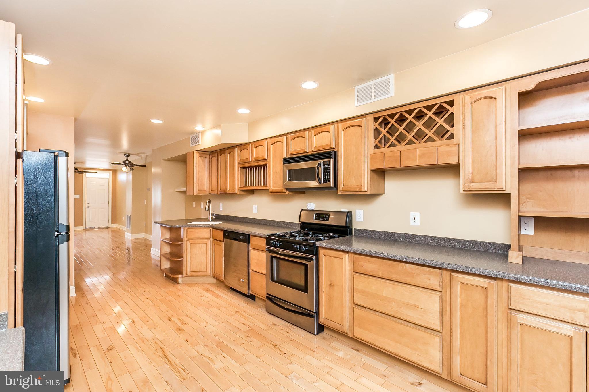 LOCUST POINT - Residential